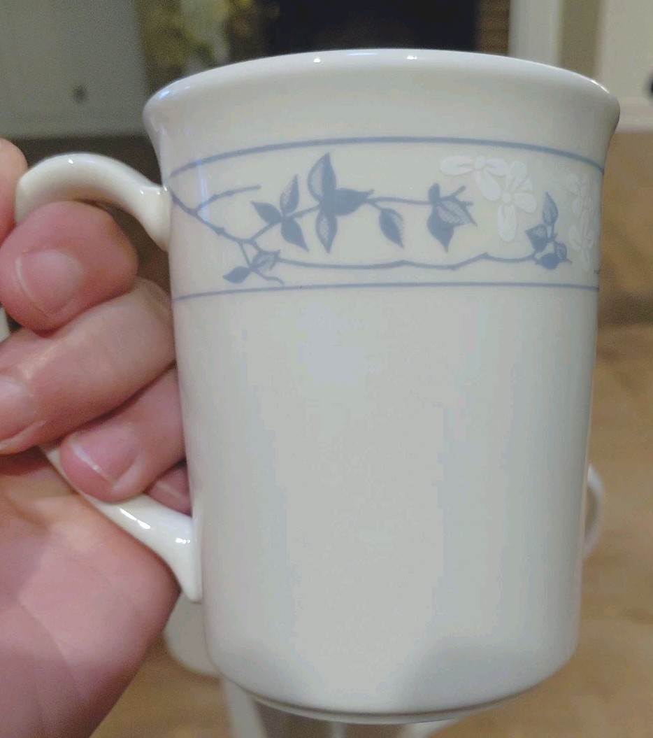 4-Vintage Corelle Corning Ware “FIRST OF SPRING” Tea Cups-Coffee Mugs Set Of 4