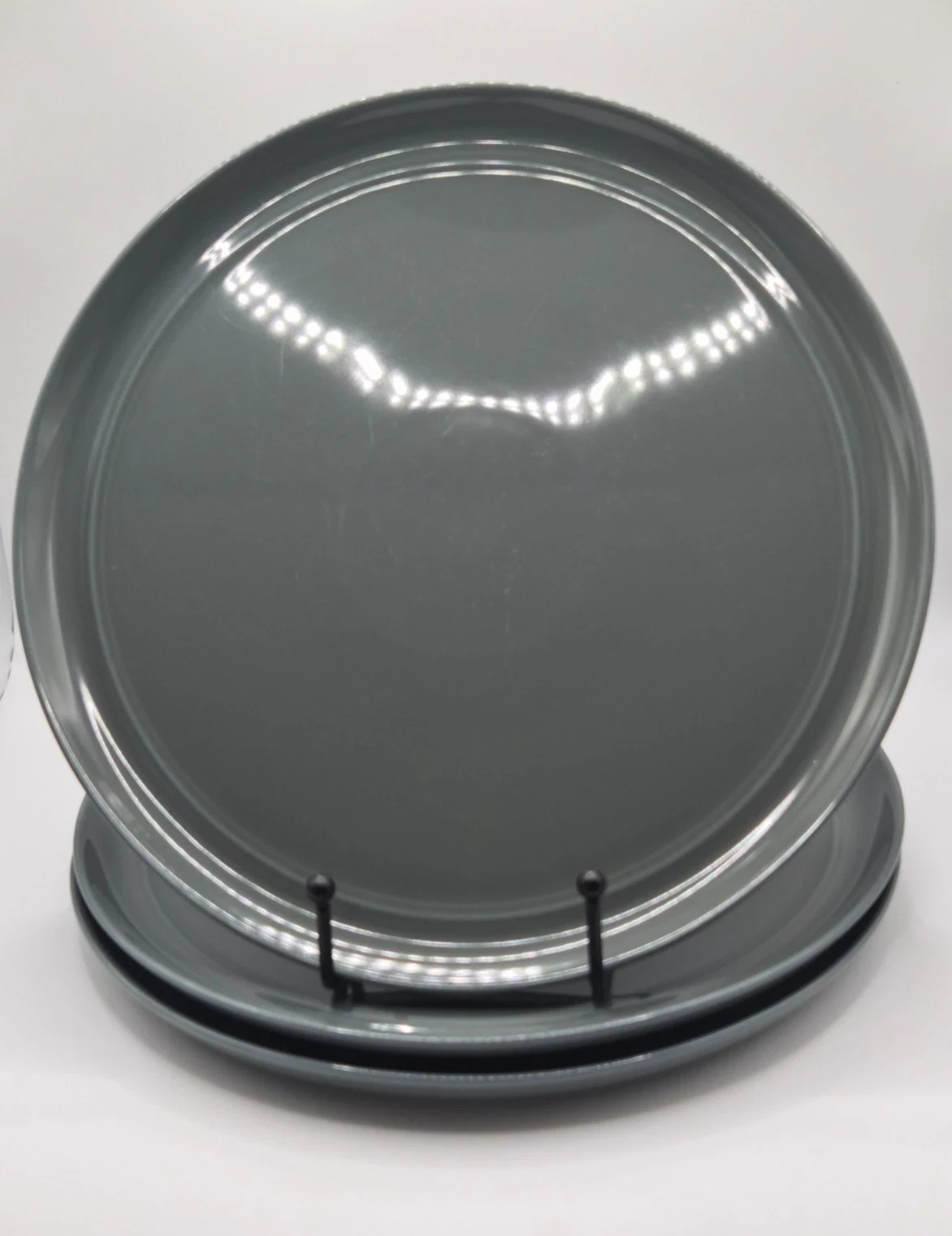 Crate & Barrel HUE DARK GRAY Aaron Probyn 10.5″ Dinner Plate EUC