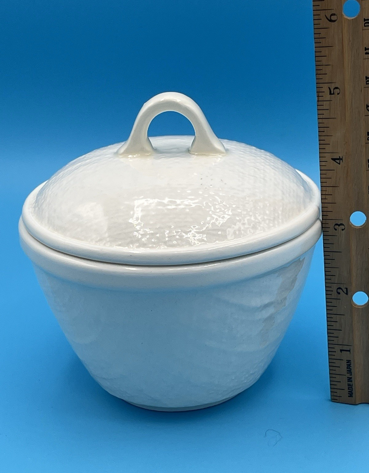 Stangl Pottery Sugar Bowl Burlap White Embossed Texture Ware With Lid Handle 5″H