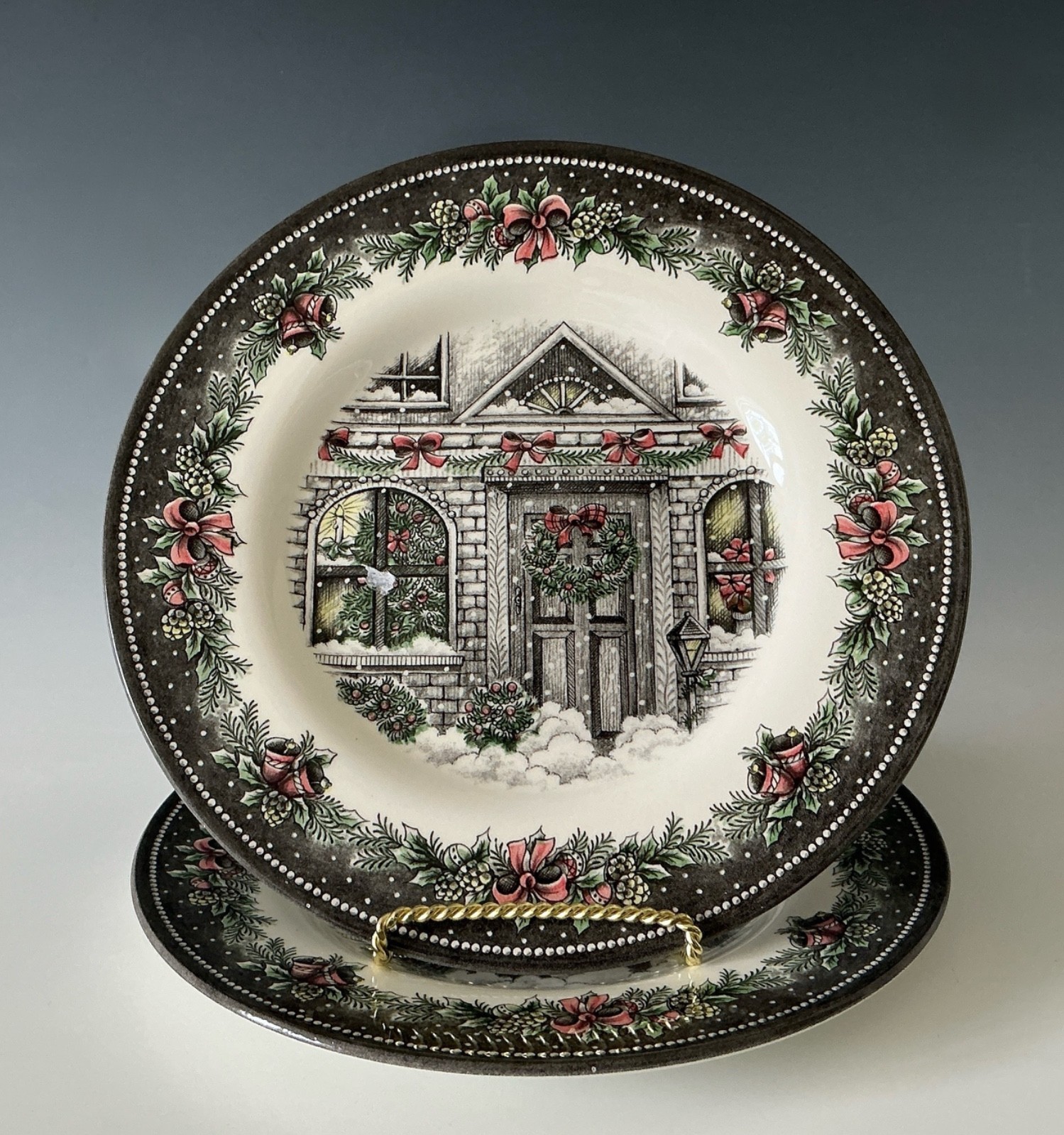 2 Royal Stafford Christmas Home Front Door Wreath 8 1/2″ Salad/Dessert Plates EX
