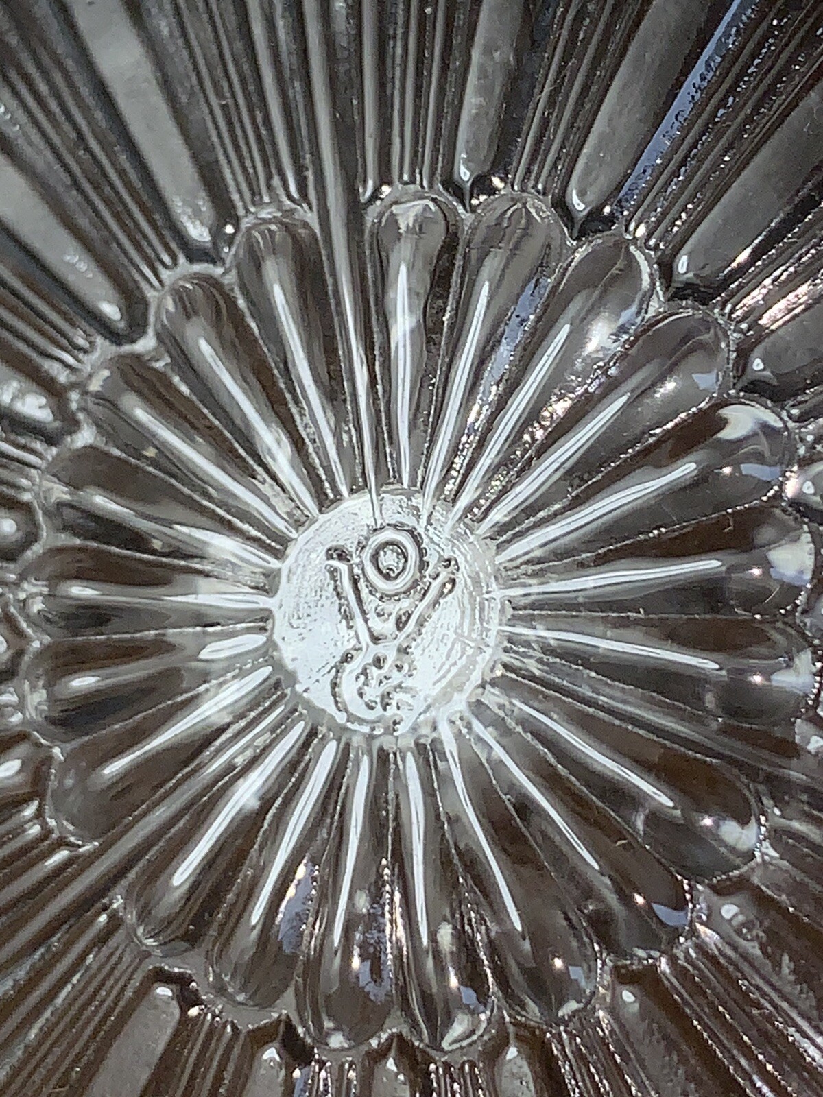 Vintage OVG Old Virginia Glass 10.5” Bowl Daisy & Button Fenton Art Glass Dish