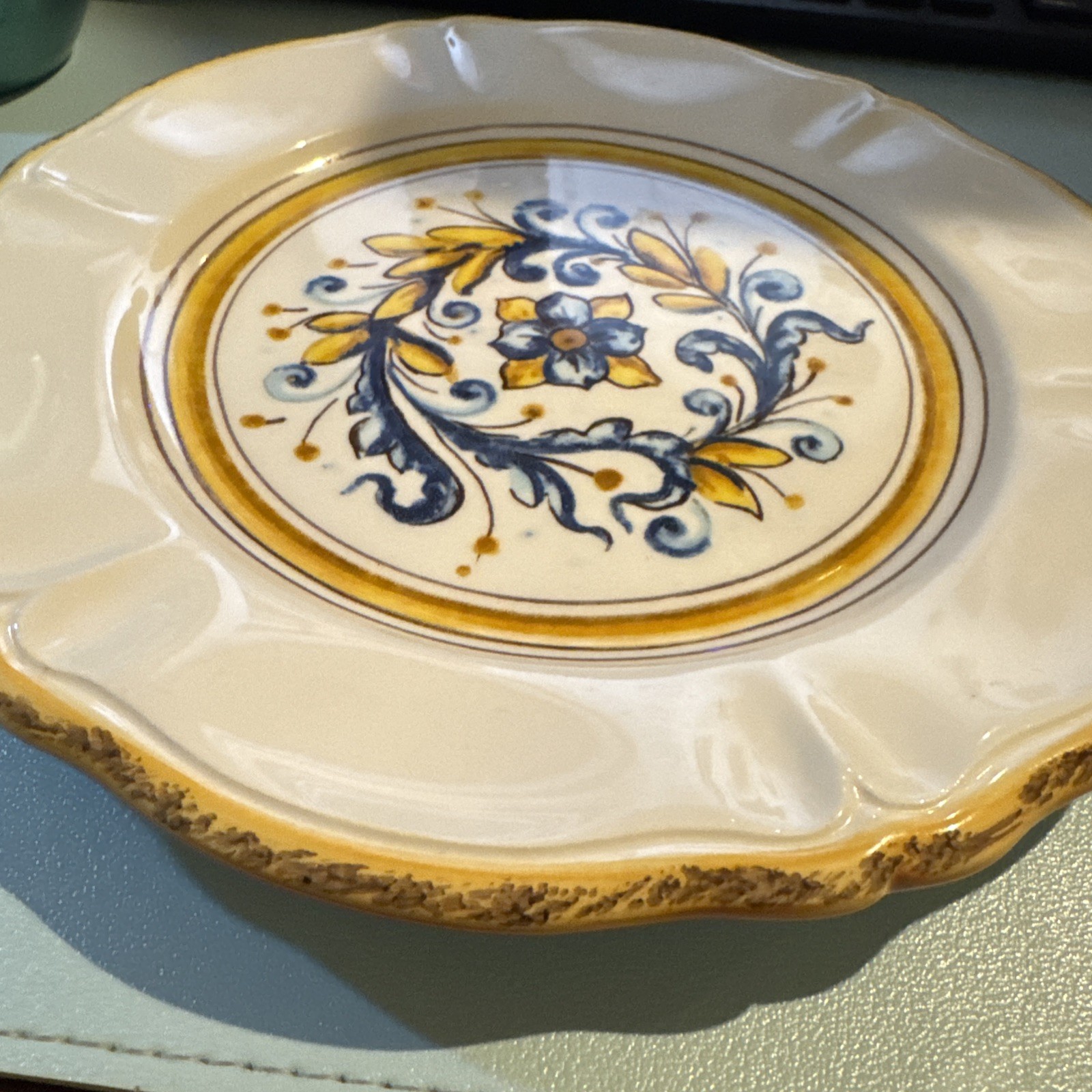 Bizzirri Handmade In Italy Salad Plate Scalloped Edges Yellow/Cobalt Blue 8.5”