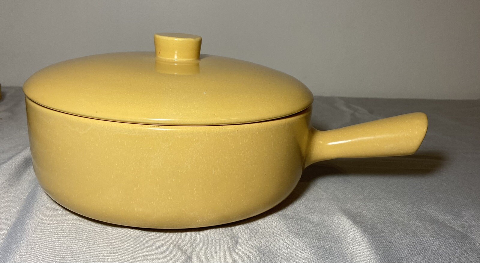 Vintage La Solana Yellow Pottery Stoneware Ceramic Covered Casserole Pan 8.25″