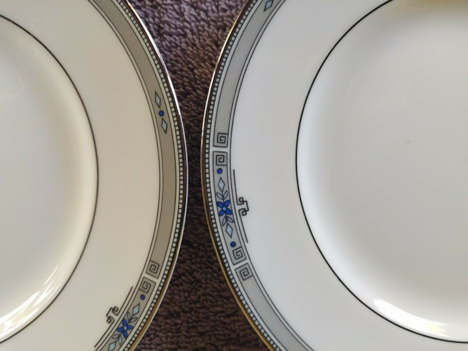 Wedgwood Amhurst Salad 8″ & Bread 6″ Plates White Blue Platinum Set of 4