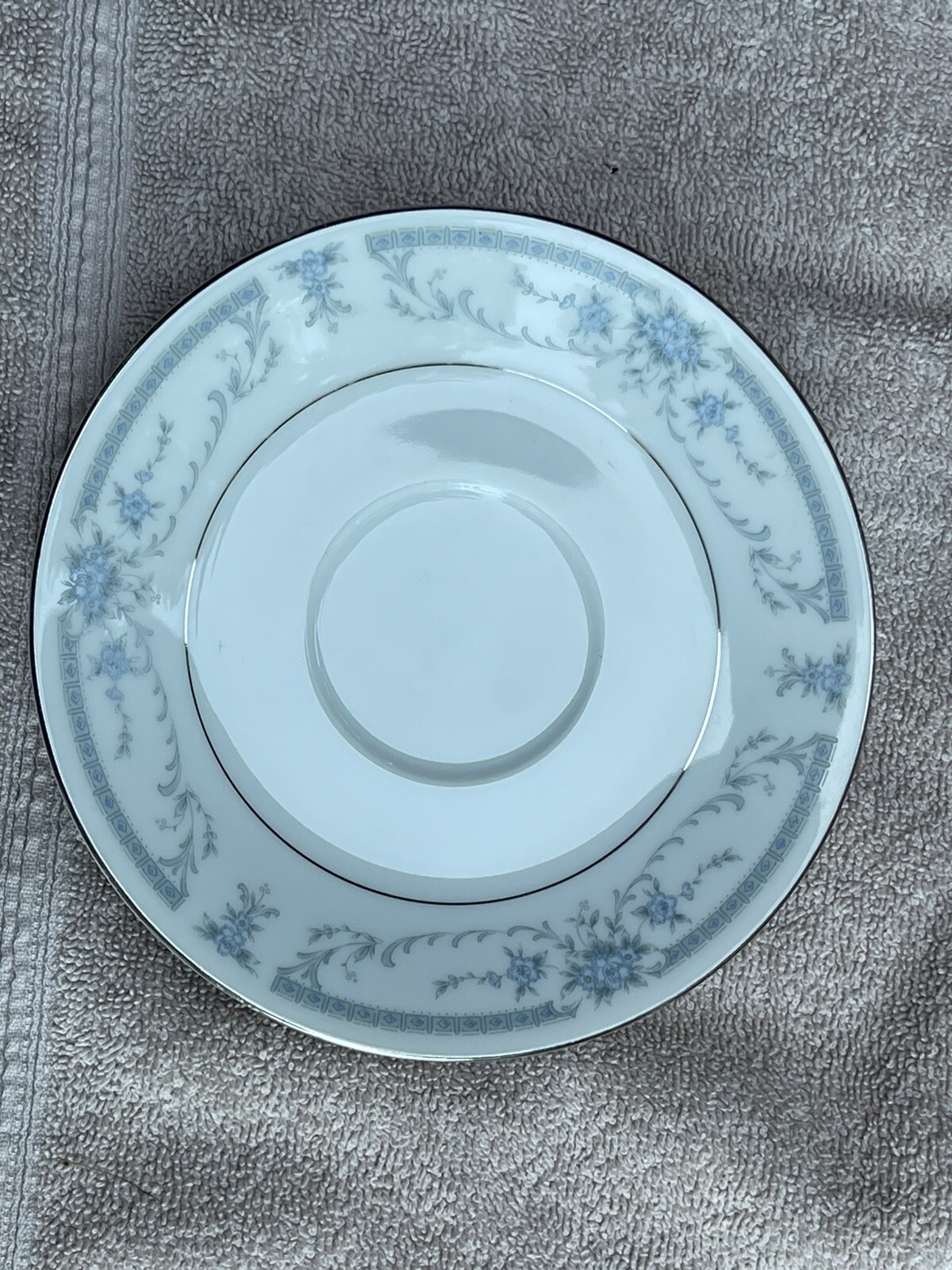 Sheffield Blue Whisper Porcelain Fine China one Saucer 1985 excellent condition