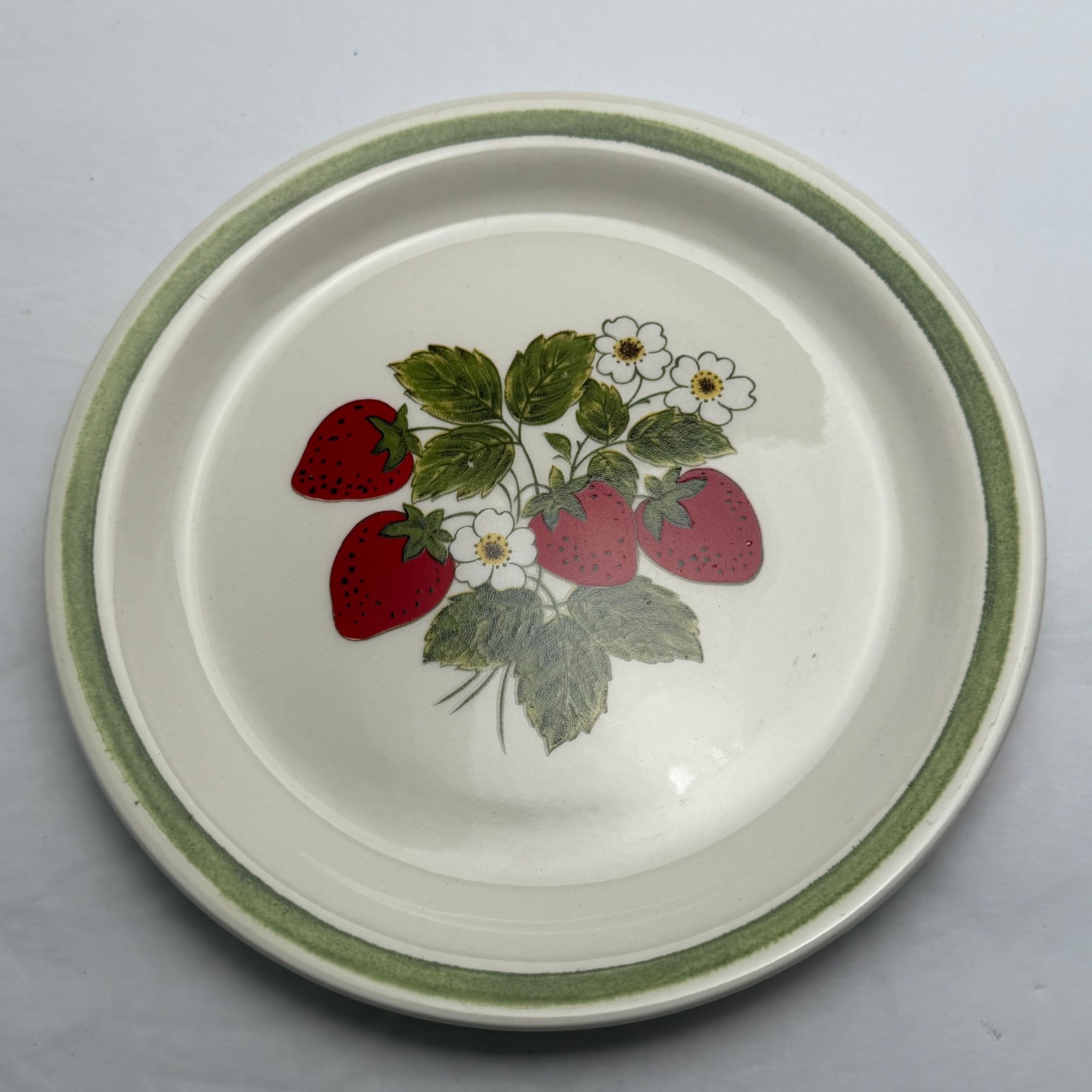 Vtg | Strawberry Salad Plates | 7.25 in | Country Kitchen Retro | Set of 4 O425