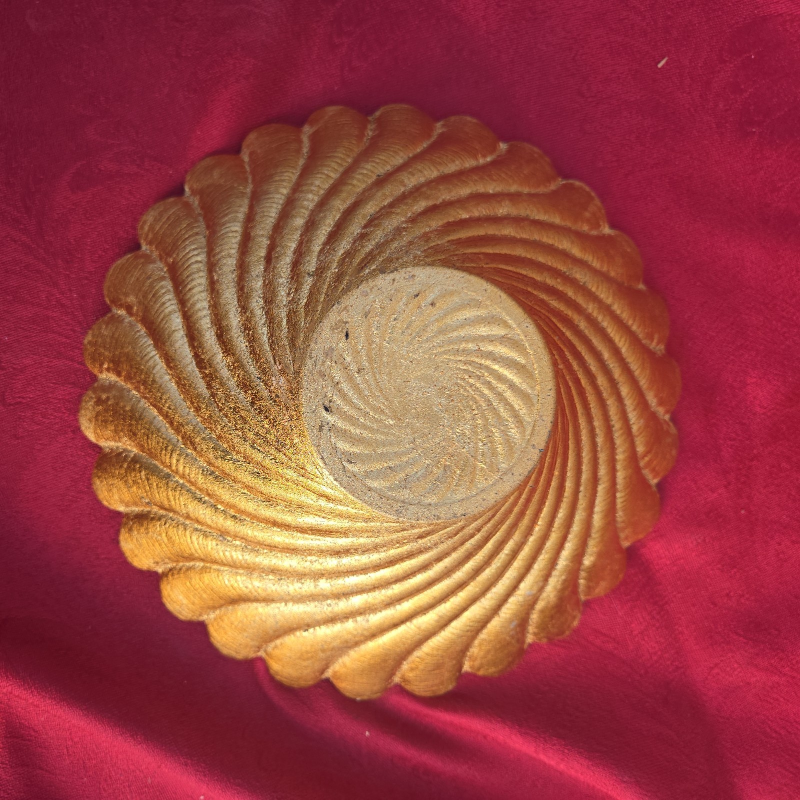 Art Glass Gold Swirl Decorative Glass Bowl Round Glossy Finish Adult Home Decor
