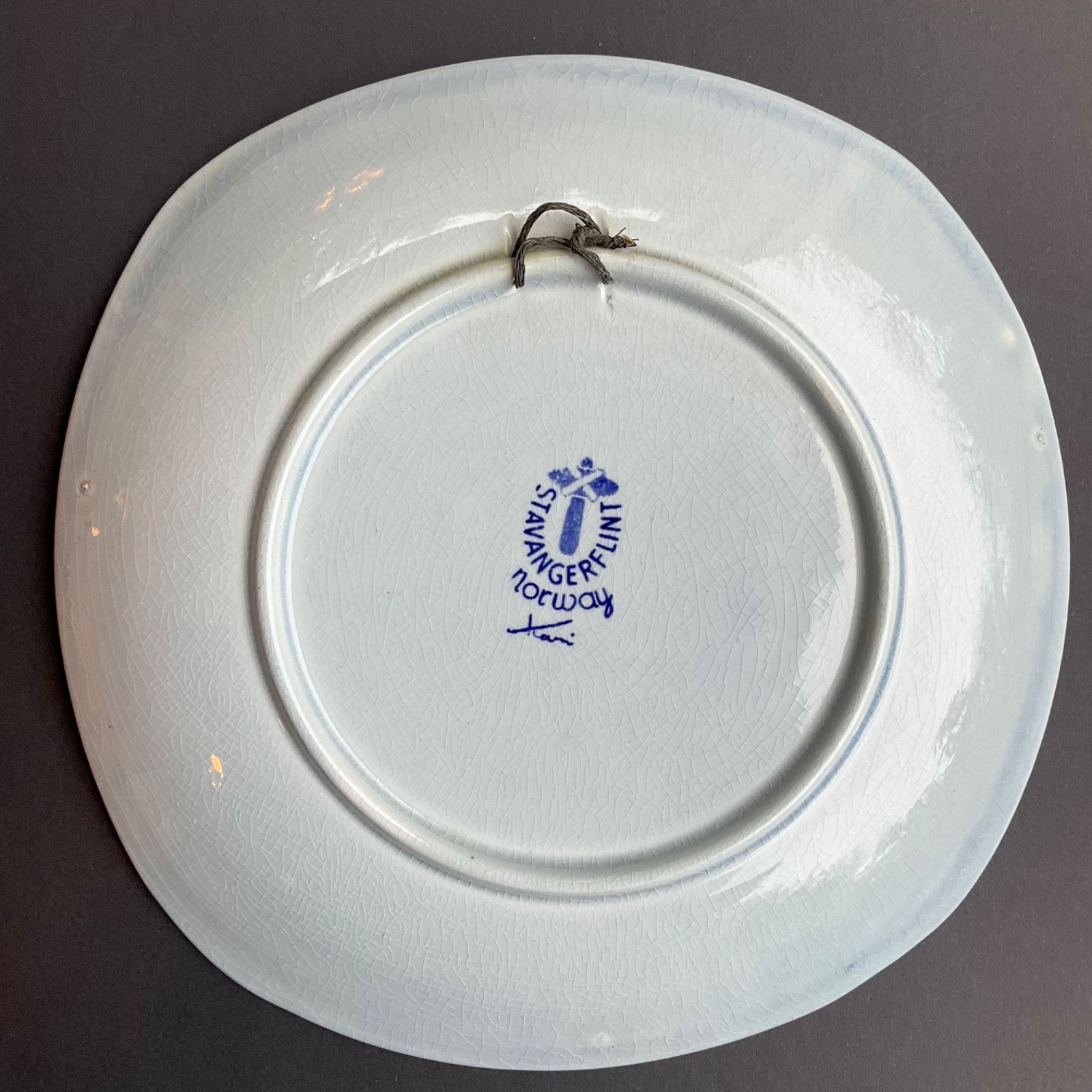 VTG STAVANGERFLINT NORWAY WALL PLATE KARI HORSES MID CENTURY SCANDINAVIAN 8″