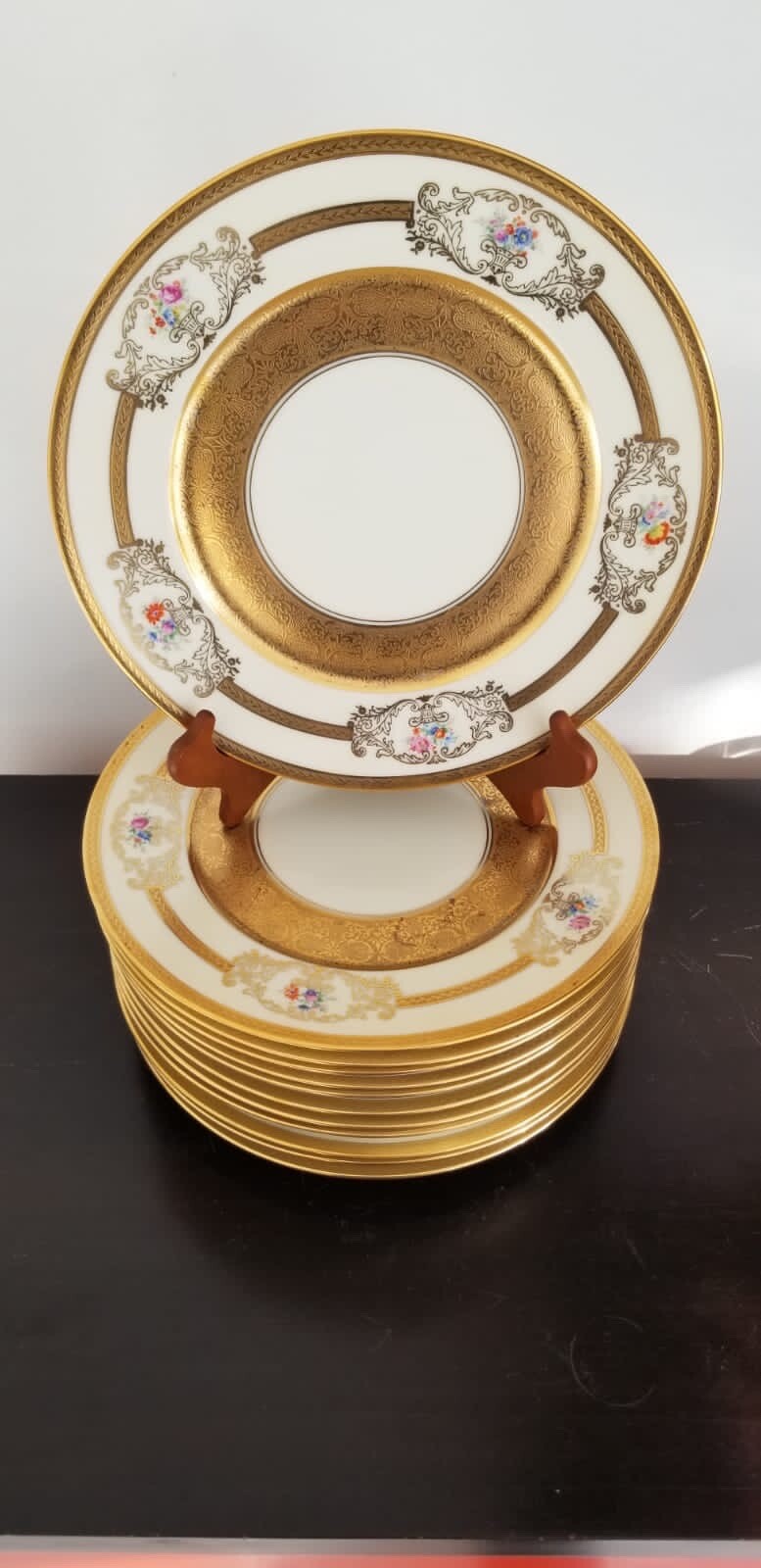 Set Of 12 Bohemian Gilt Porcelain Czeck Dinner Plates e/ Floral Design D 11”