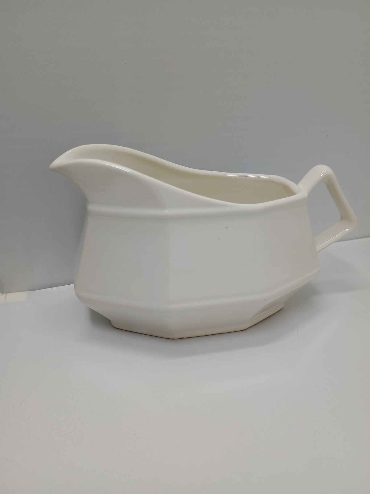 Vintage Homer Laughlin Colonial White Dover Gravy Boat Ivory White Ironstone