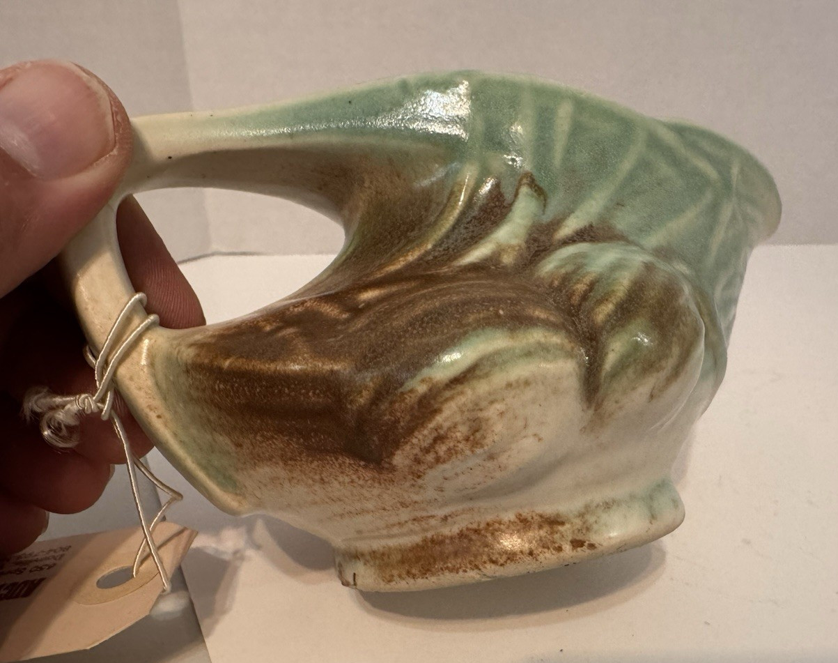 vintage gravy boat 6 in x 3.5 in