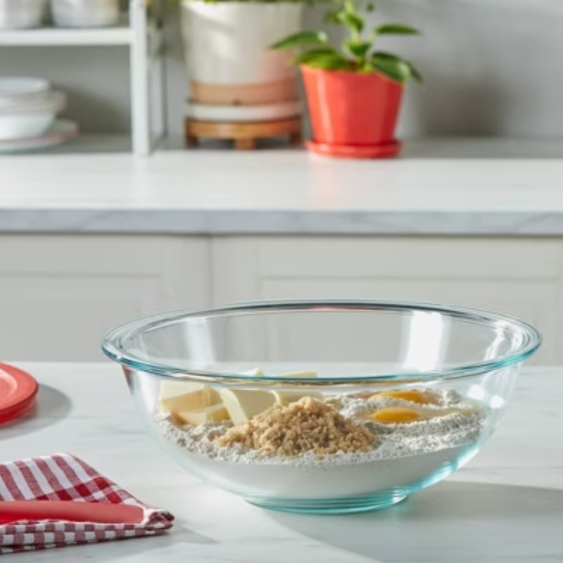 2pc 4qt and 2.5qt Glass Mixing Bowls with Plastic Lids