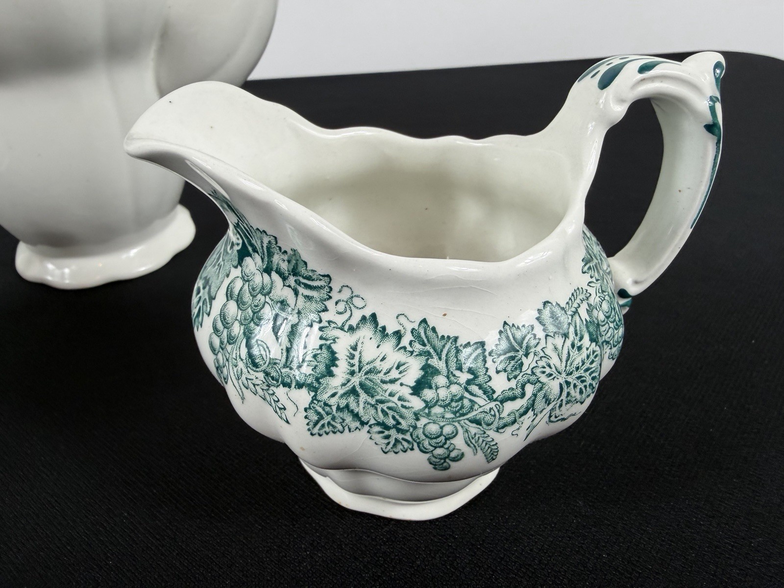 Vine & Wheat England Booth A 8083 Coffee/ Tea Pot With Creamer And Sugar Bowl