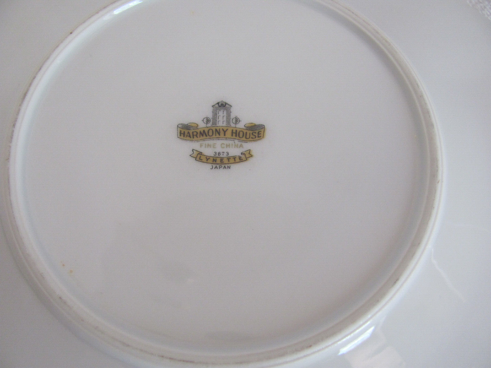 Harmony House Lynette-All White Octagon -7 1/4″ Salad Plates-Set of 6
