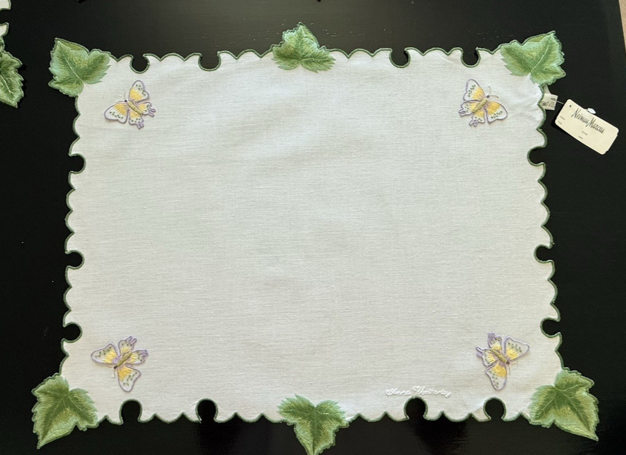 Anna Weatherley Butterfly Ivy Garland Set of 8 Placemats ( Astonishing find! )