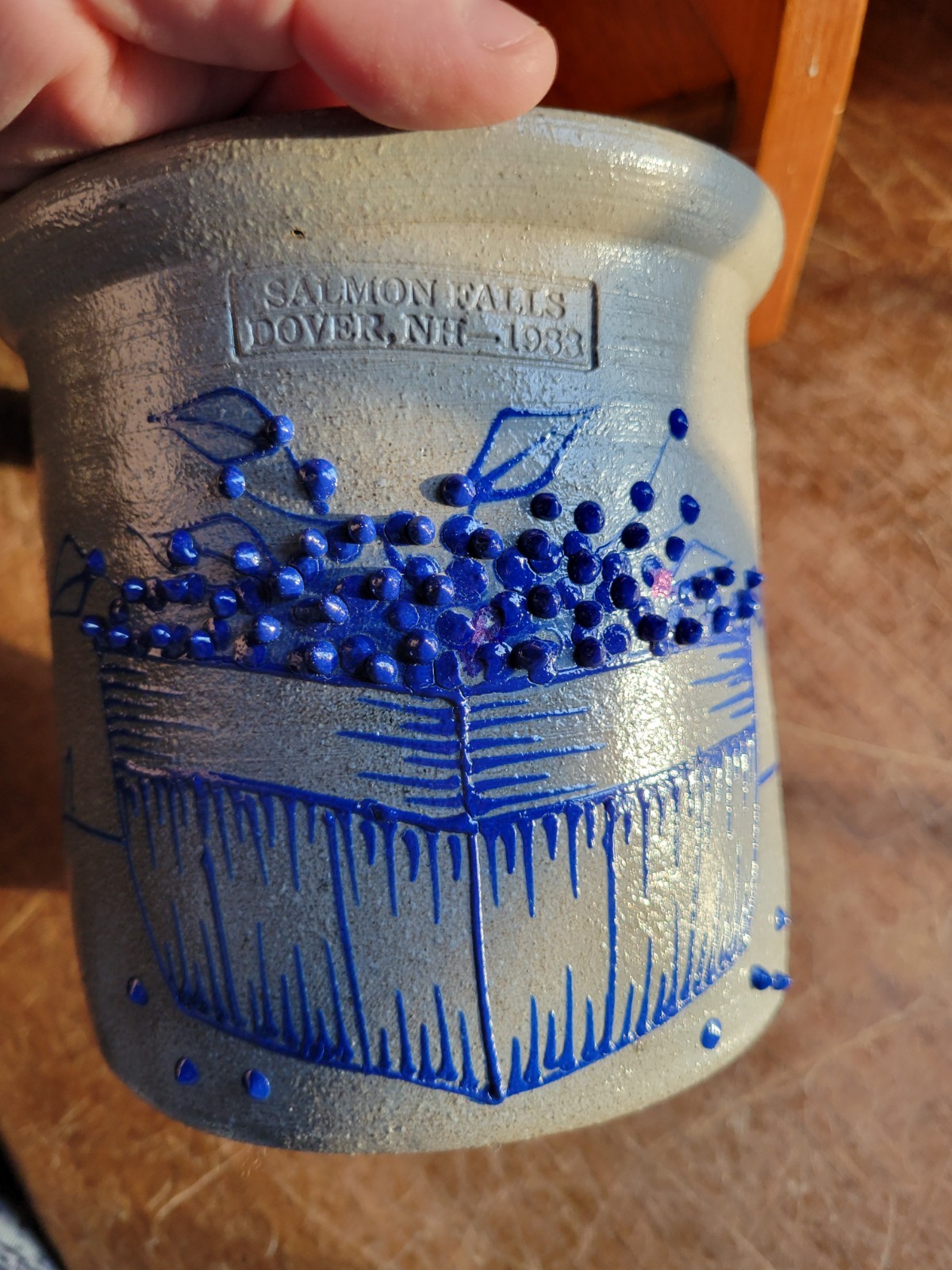 Salmon Falls Stoneware Pottery Crock Blueberry Basket 1988 With Decor Wood Chair