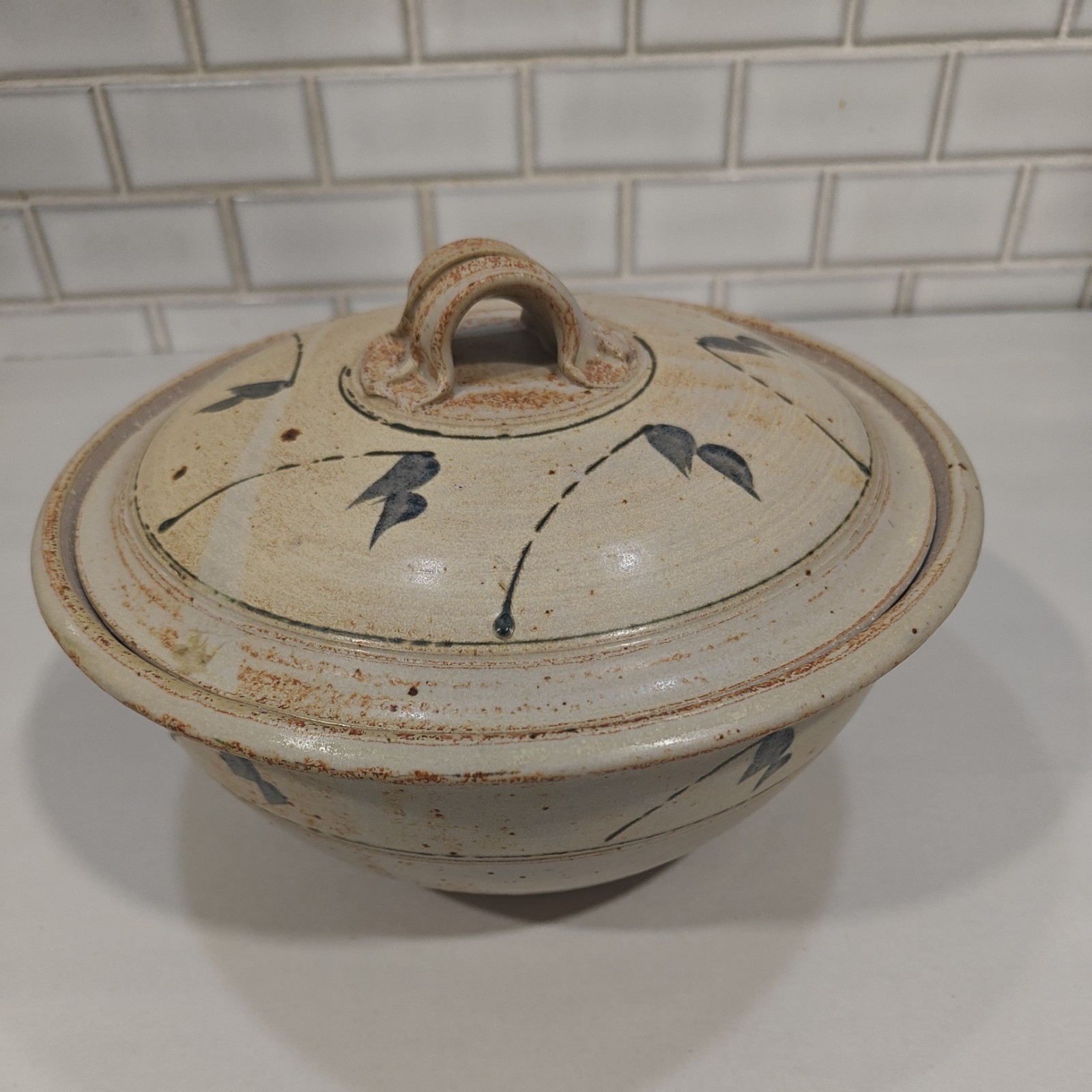 Vintage Style Pottery Stoneware Glazed Steamer Dish Lid Casserole Flower Design