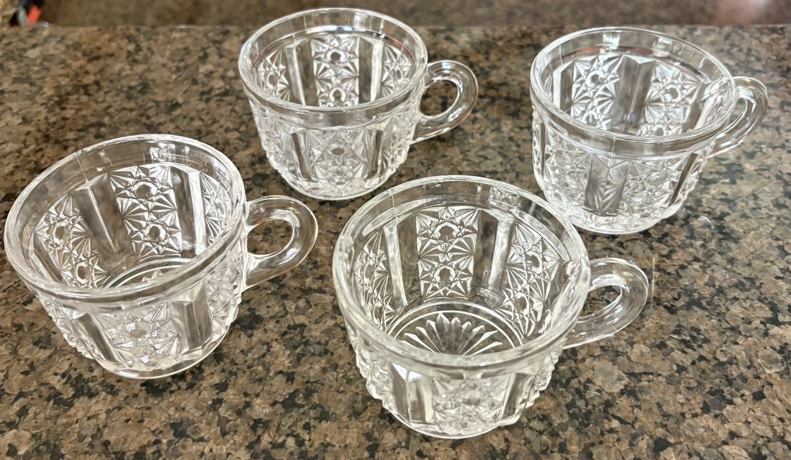 Vintage L.E. Smith Daisy & Button Punch Bowl Glass Cup 1970’s Mug Set Of 4