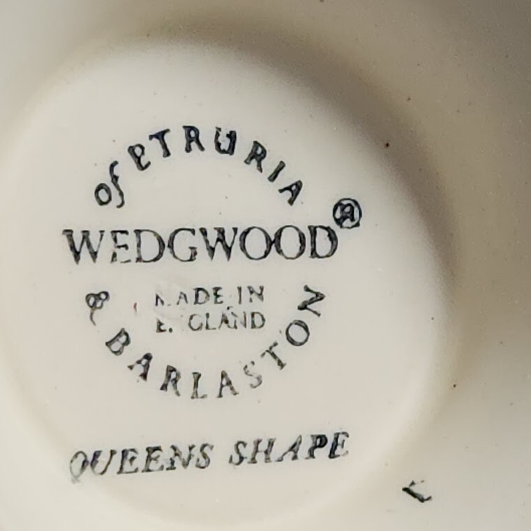 8 Wedgwood Queens Shape IVORY WHITE Footed CHINA TEA Cups 8 OZ as is guc crazing