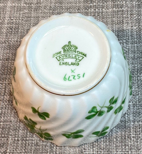 2 pc AYNSLEY England Cream & Sugar Set Bone China Green Clover Motif Gold Trim