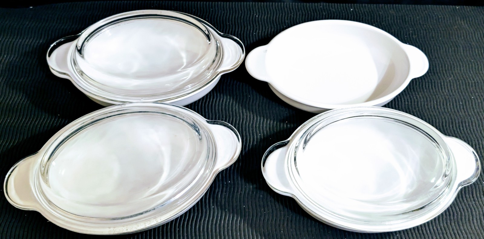 VTG Corning P-14-B Oval Grab-its 400 mL w/ PYREX Lids P-14-C