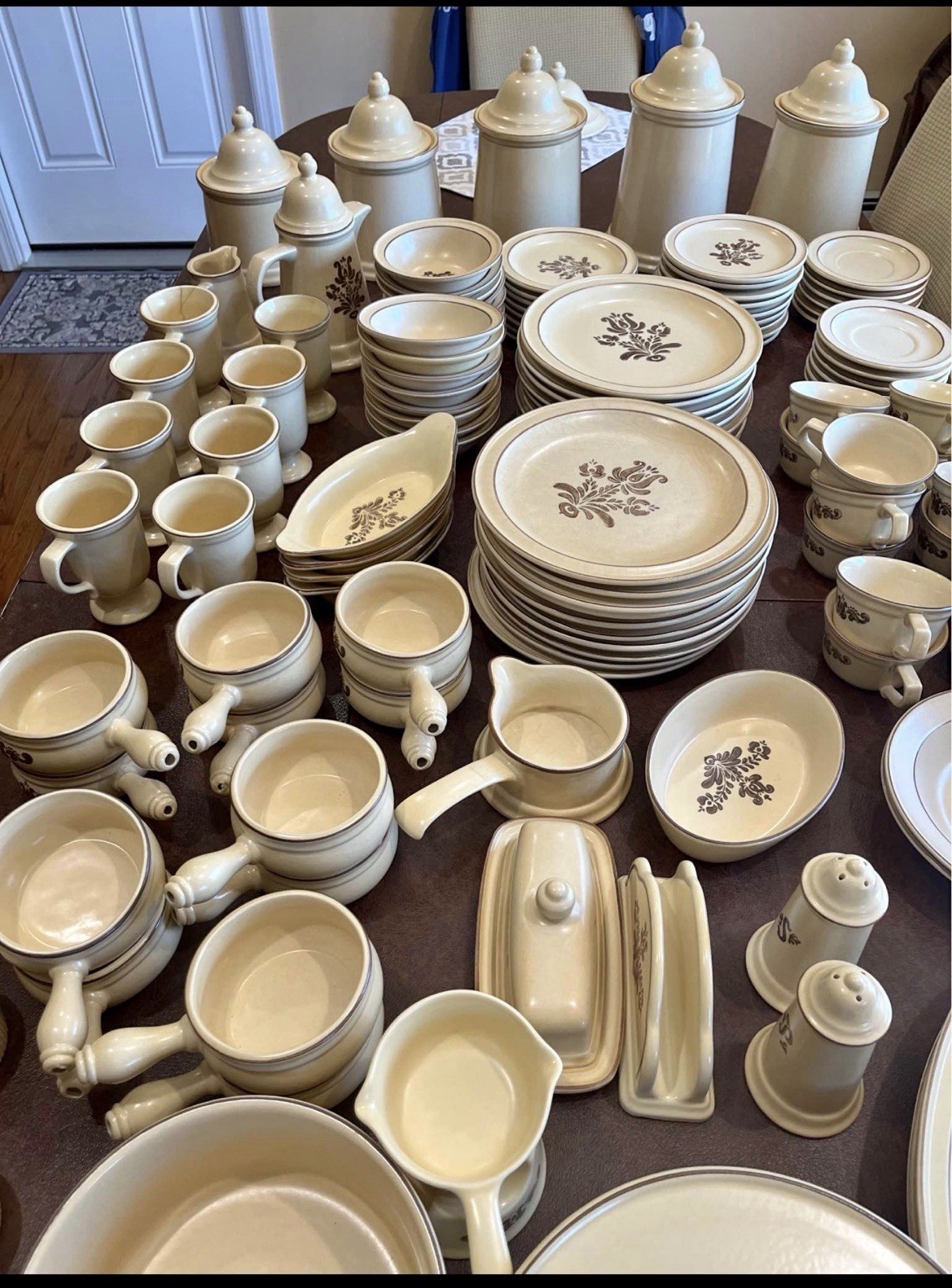 1976 PFALTZGRAFF Village Dinnerware Set Of 131 Pieces Stoneware Vtg Folk Art Set
