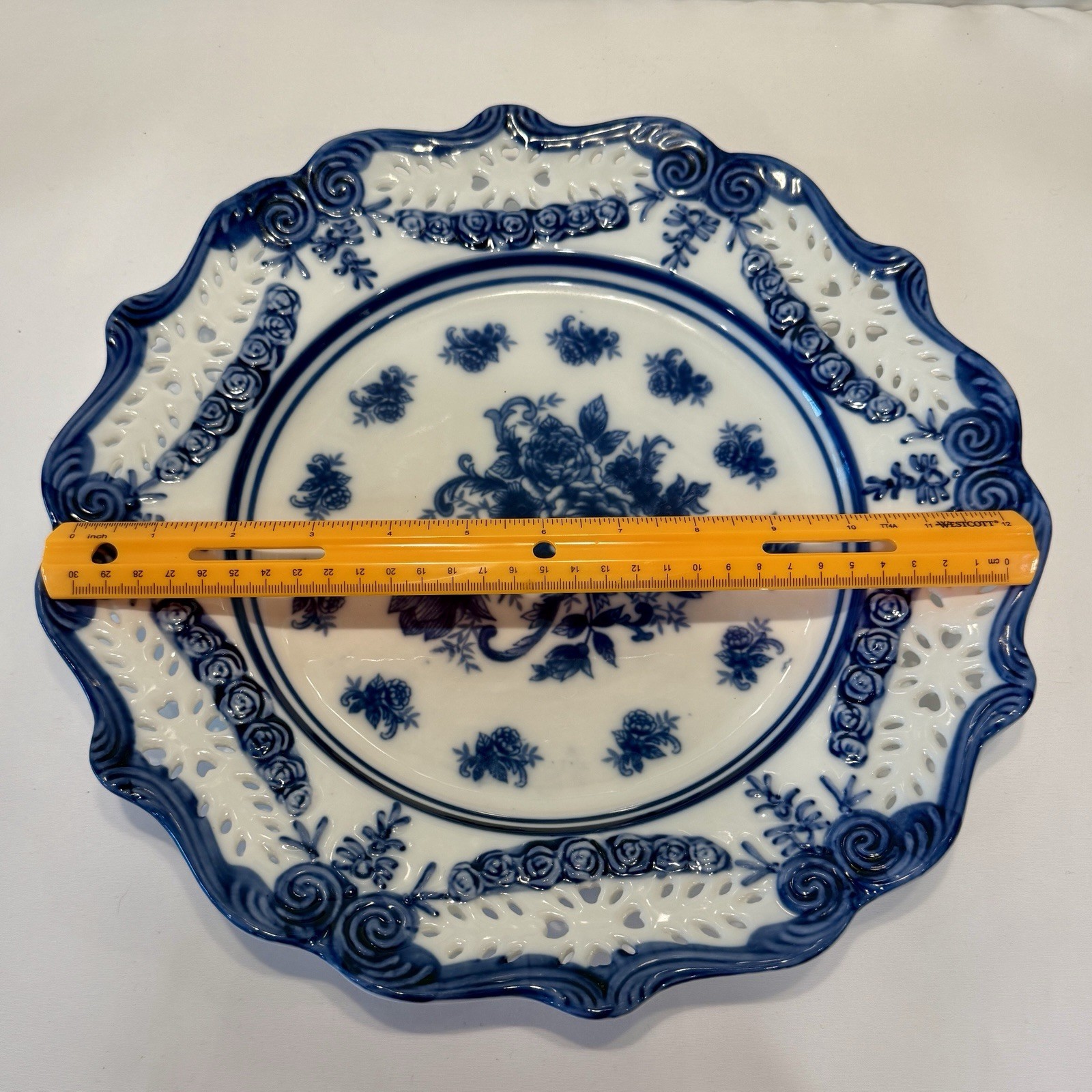 VINTAGE Cracker Barrel Blue & White Torte Plate PIERCED Border SCALLOPED Floral
