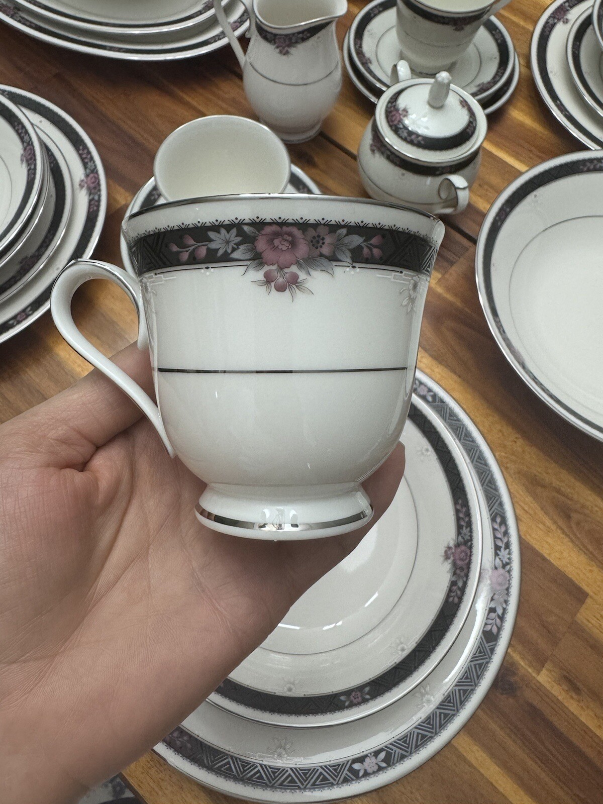 81pc NORITAKE IVORY CHINA ETIENNE 7260, TWELVE 6 PIECE PLACE SETTINGS JAPAN MINT