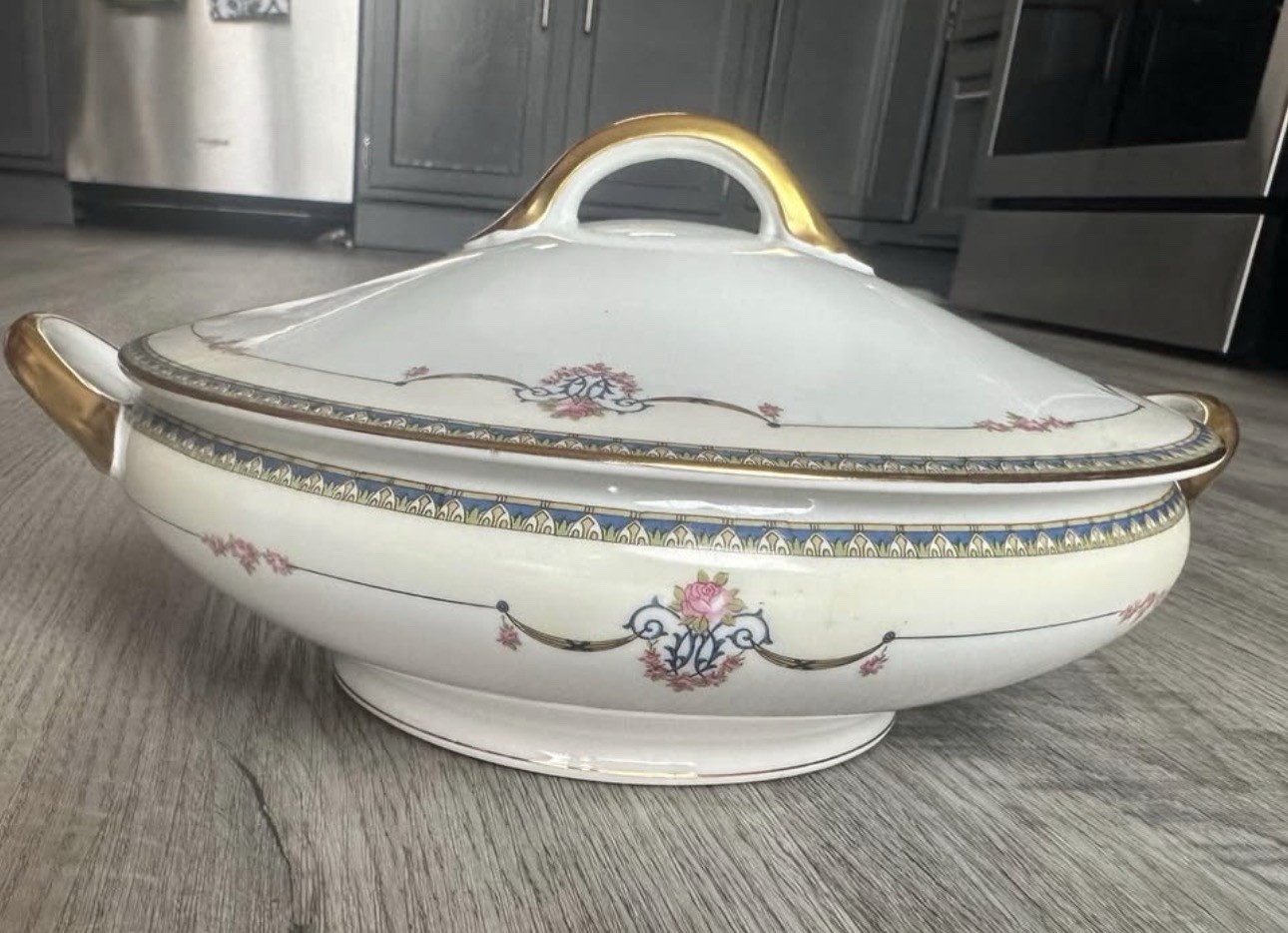 Field Porcelain Floral Oval Covered Dish w/ Handles 10in Made in Japan