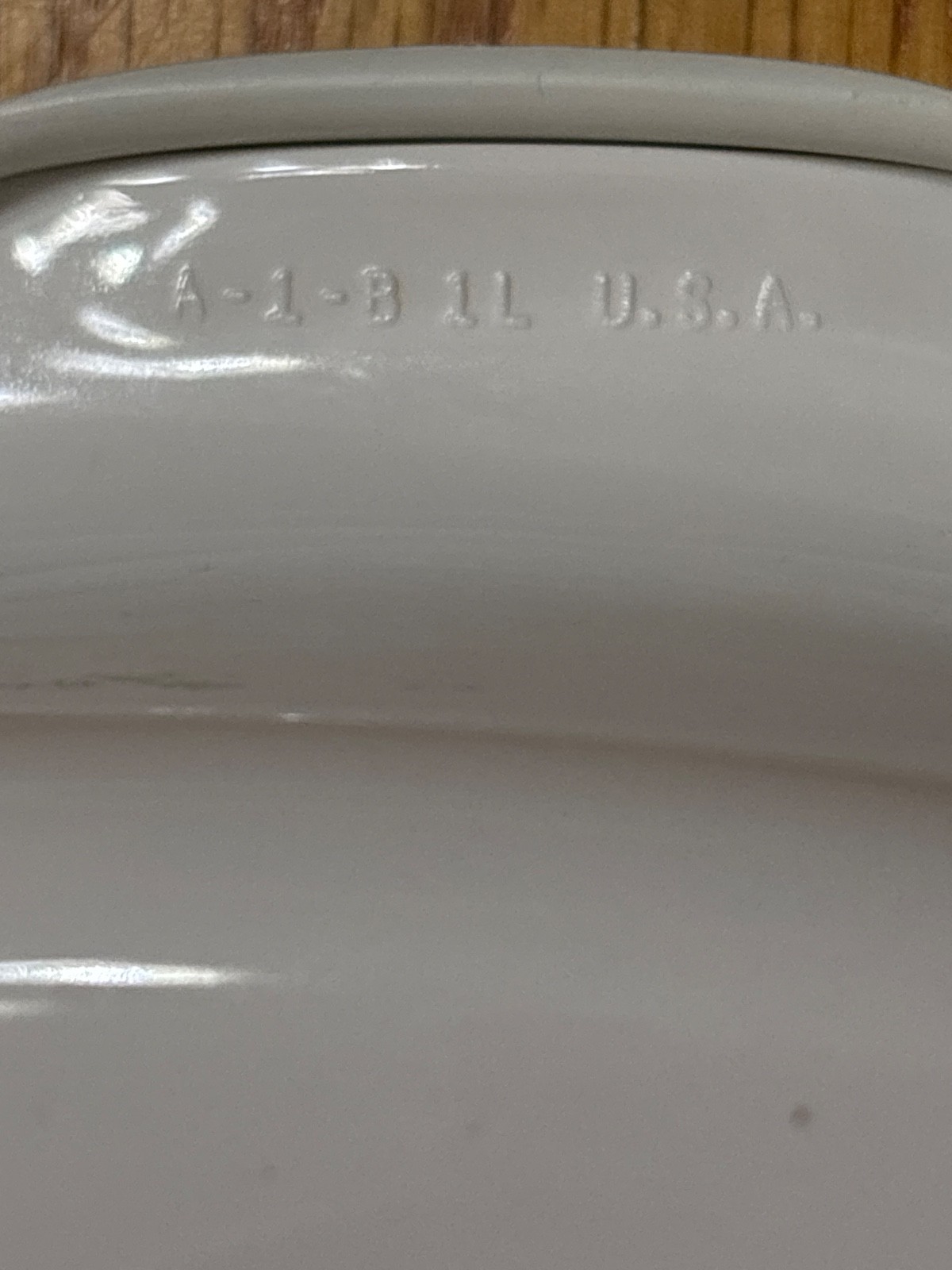 Corningware Sunsation casserole dish A 1 B 11 with snap lid