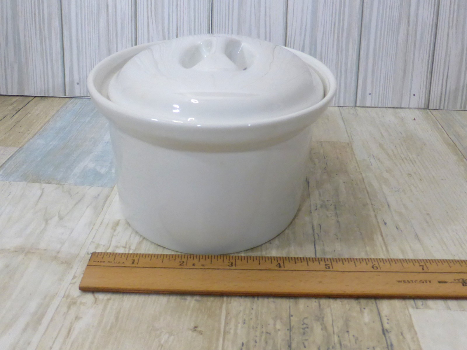 Apilco Covered White Ceramic Casserole 8 Inches x 3 1/8 Inches Pre-Owned