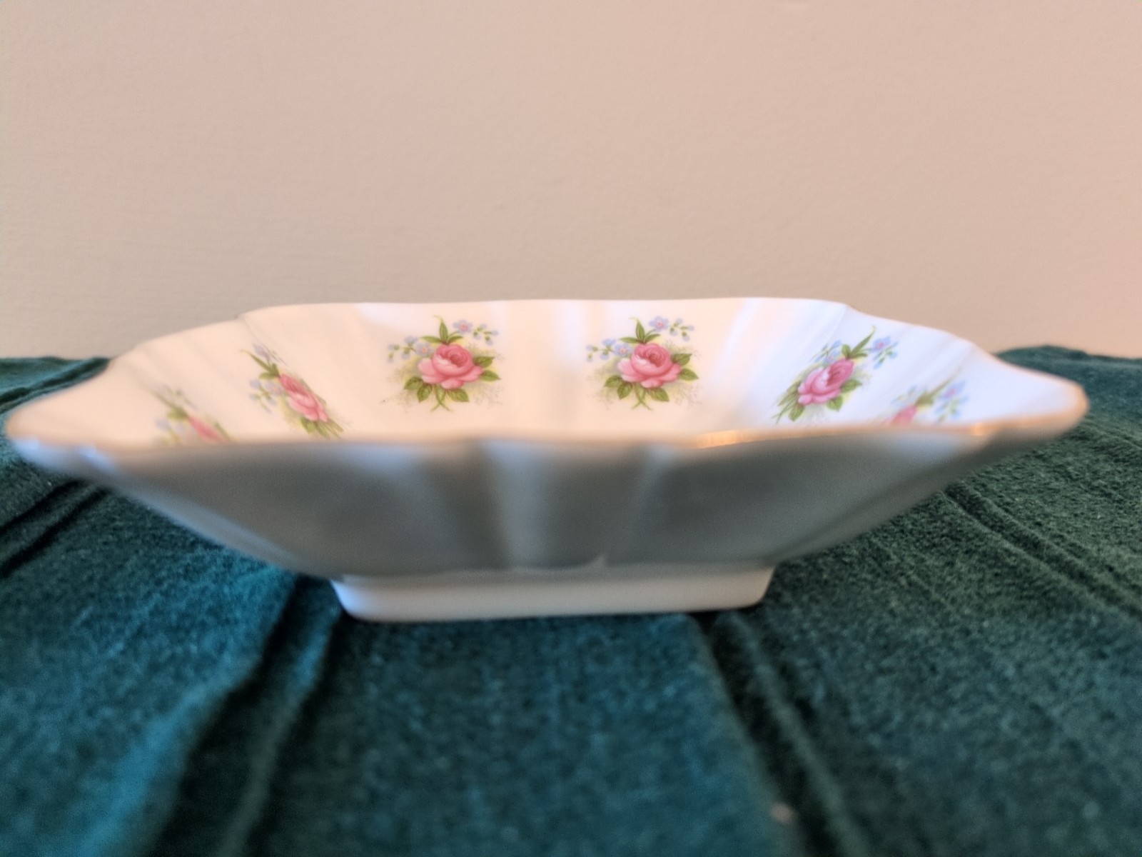 Royal Albert Bone China “Forget Me Not” Pink Rose 4 1/2″ X 4 1/2 ” Trinket Dish