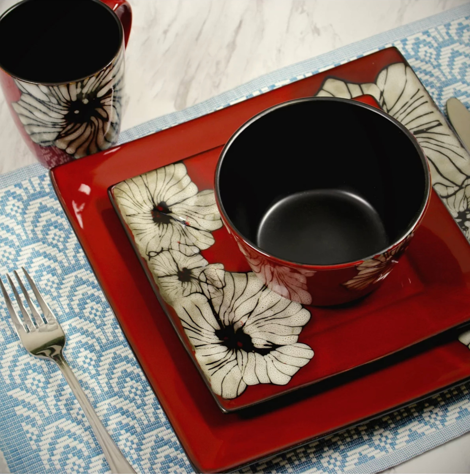 ELAMA WINTER BLOOM RED SQUARE DINNERWARE STONEWARE 16 PCS SET FOR 4 NEW NIB