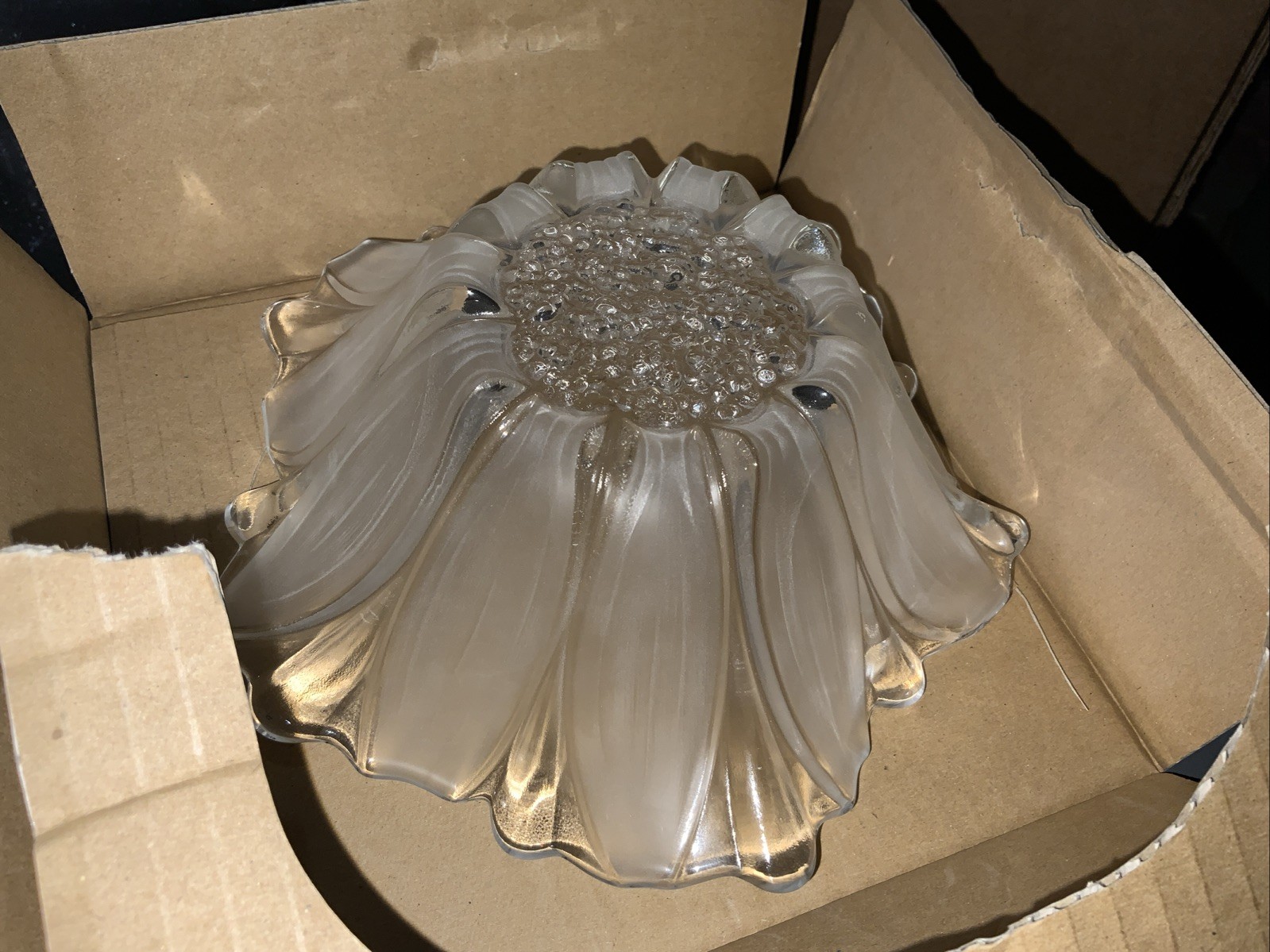 MIKASA SUNFLOWER FROST 8 3/4″ GLASS BOWL-Vintage