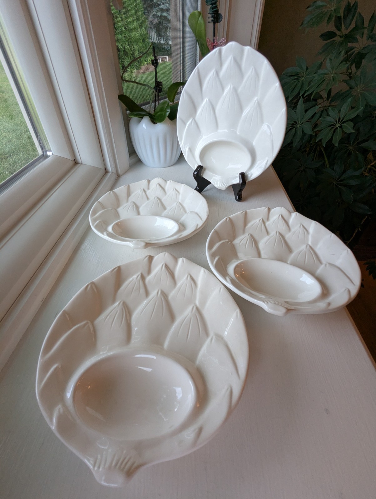 Set of 4 White Artichoke Shaped Appetizer Divided Plate Dish Vintage Japan