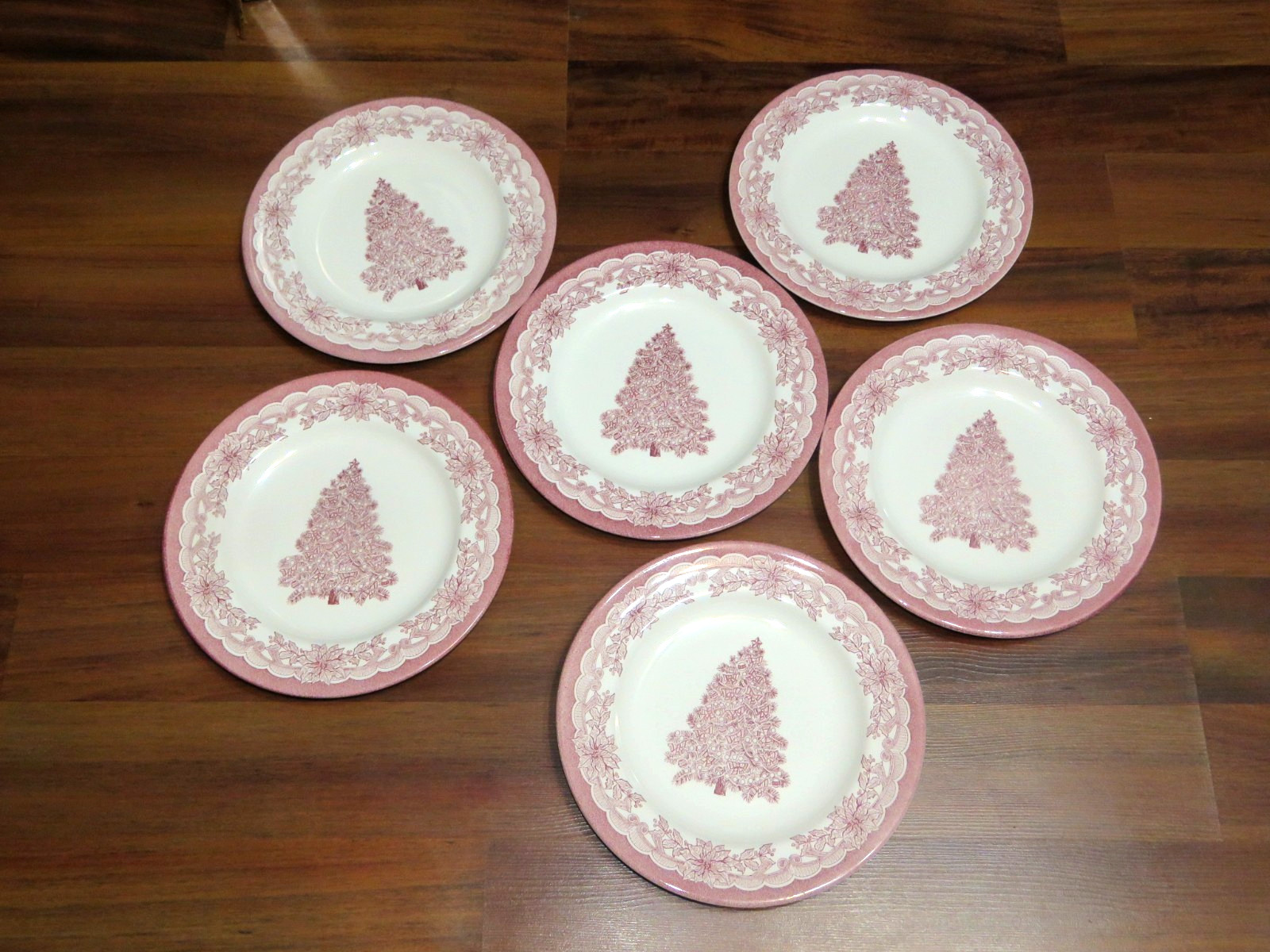 Set of 6 Staffordshire Engravings Red “Yuletide” Dinner Plates