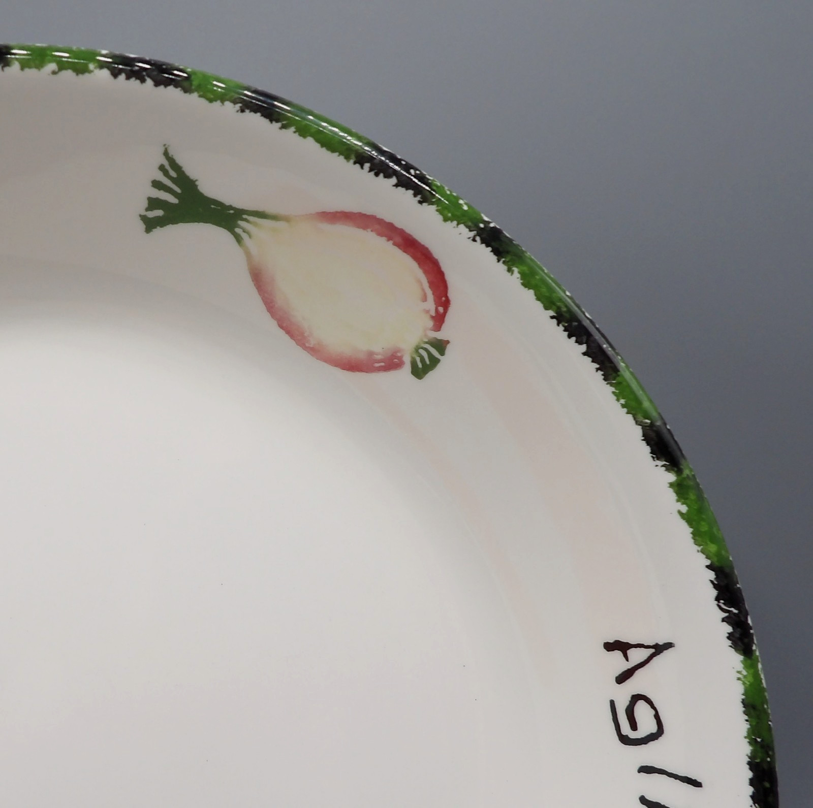 Pomodoro by Pier 1 Pasta Serving Bowl Mixed Vegetable Design