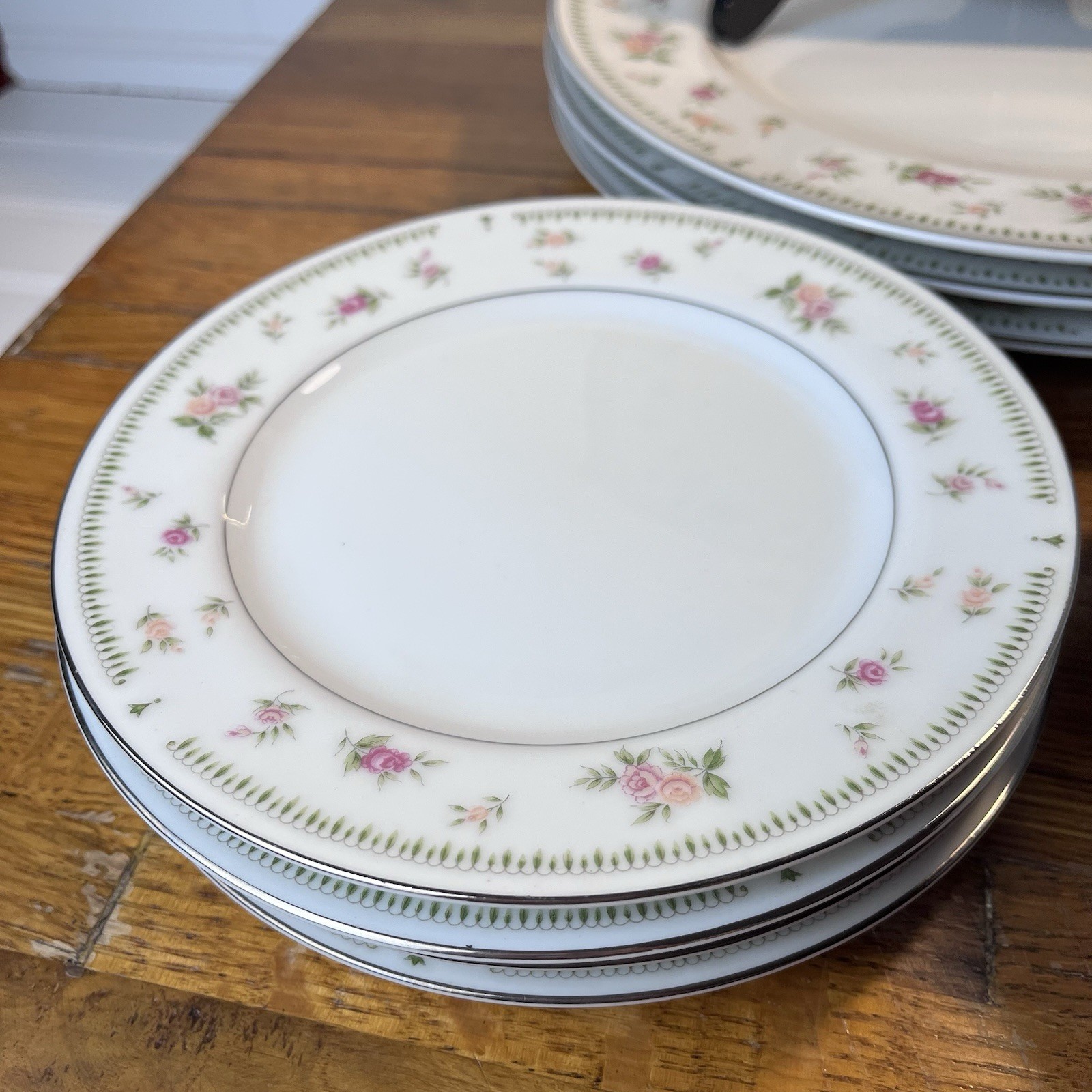 Vtg Abingdon Fine Porcelain China – Rose – Japan – Service for 4 – c1980s