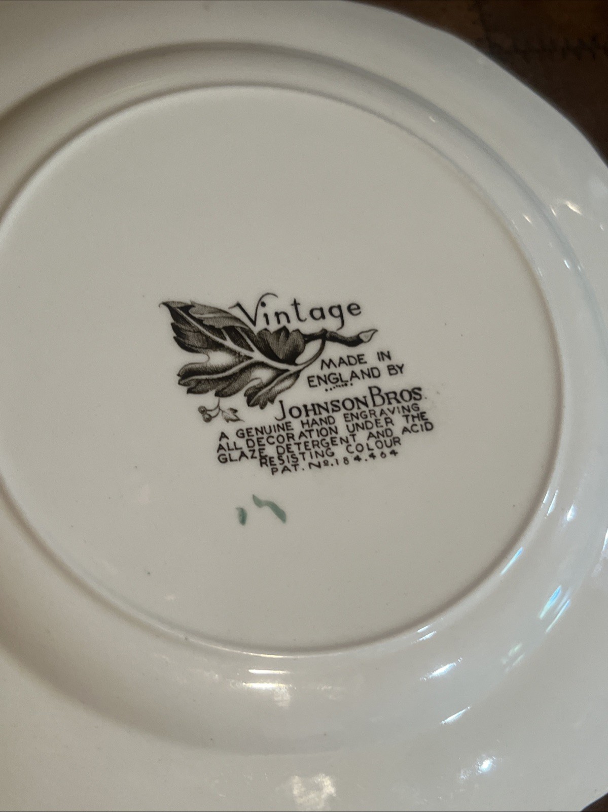 Vintage Johnson Brothers England Cream & Green Ivy & Berries Square 7-3/4” Plate