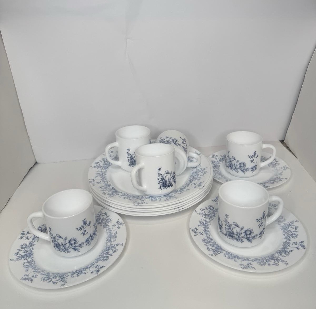 Vintage Arcopal France Glenwood Dinnerware Set –Blue Floral Milk Glass|15 Pieces