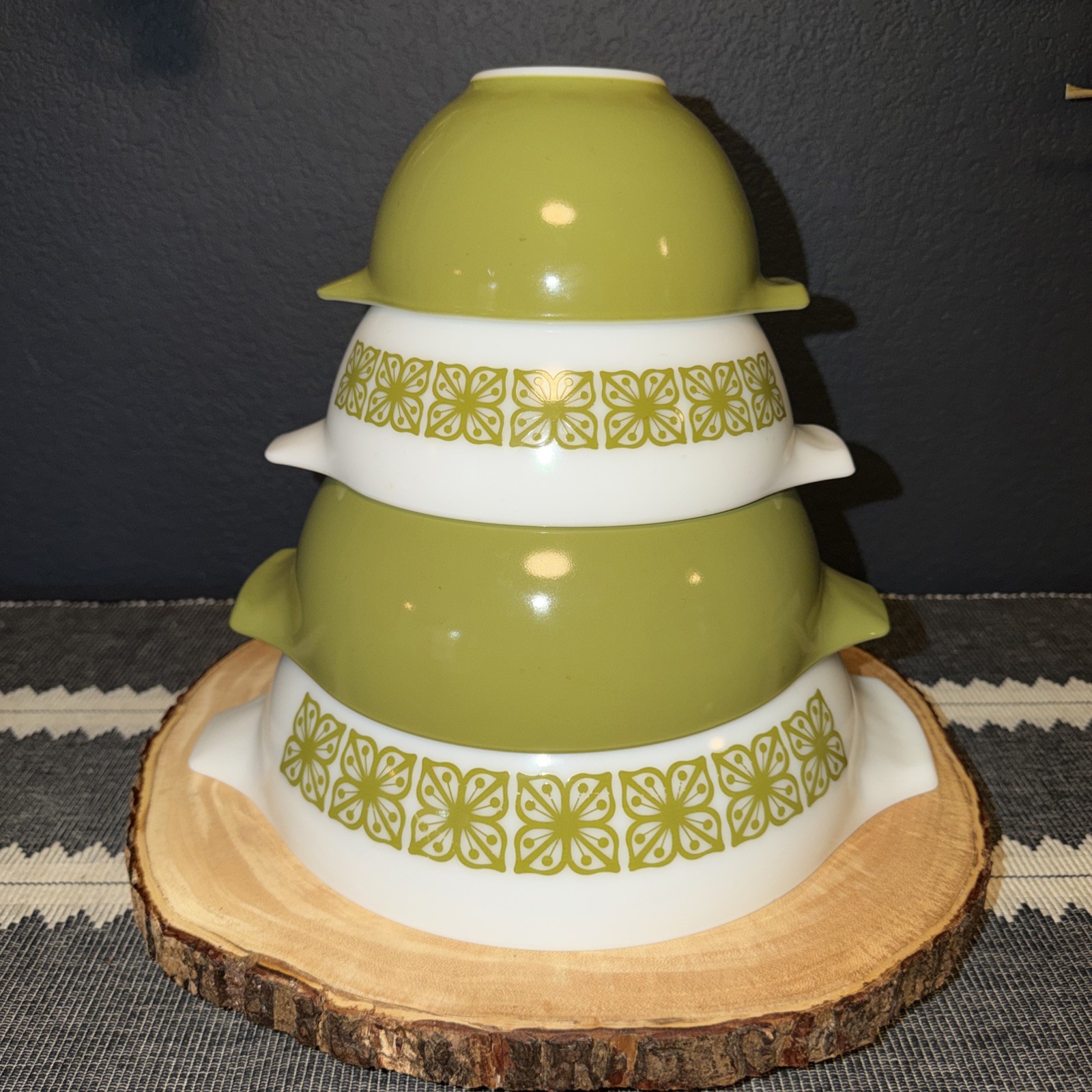 VTG Pyrex Green Square Flowers/Verde Cinderella Dbl Spout Nesting Bowls Set of 4
