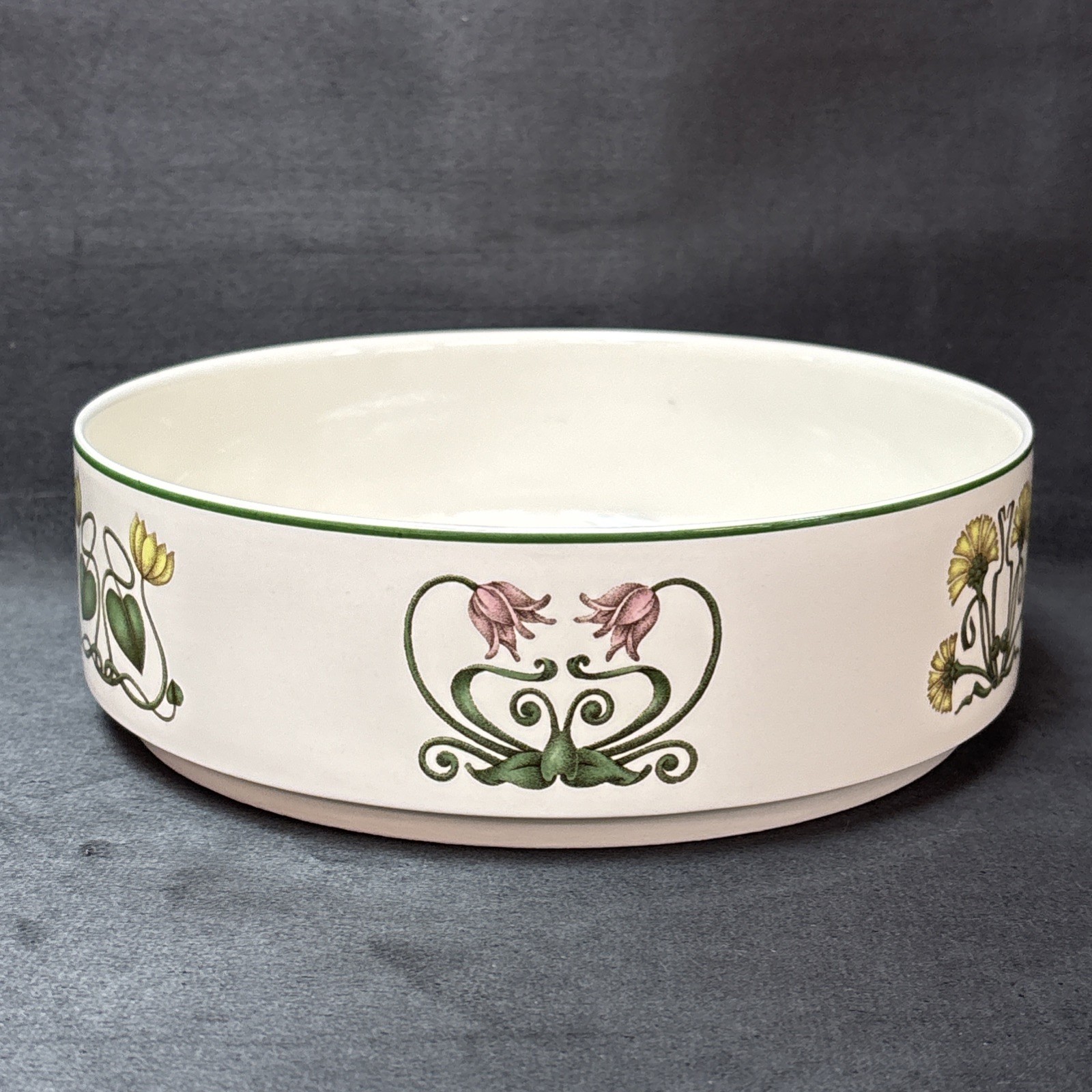 Villeroy and Boch ATLANTIC Round Vegetable Bowl 8 1/8 Inches