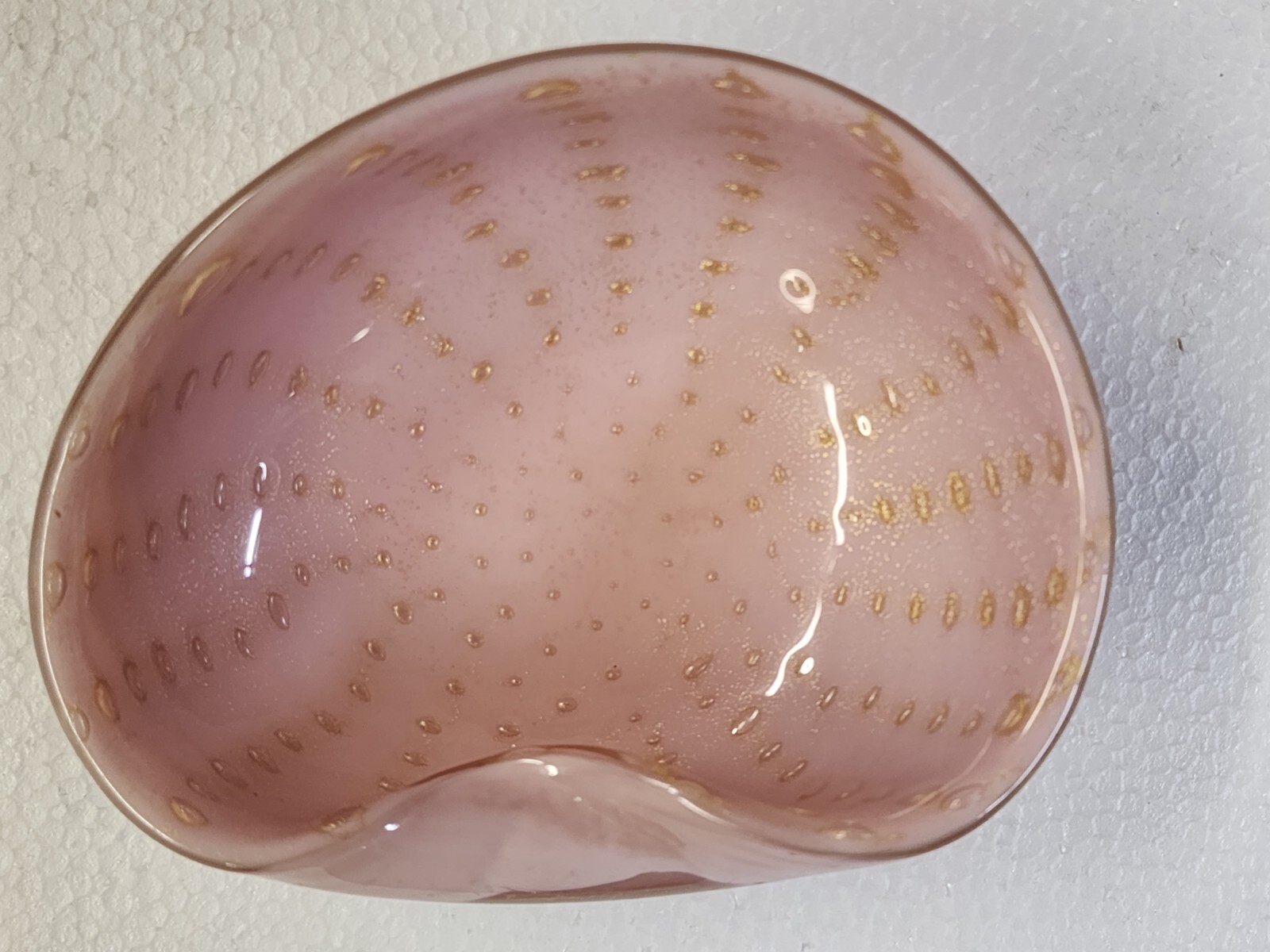 Barbini Shell Glass Bowl Pink Murano Controlled Bubble pinched side Pink