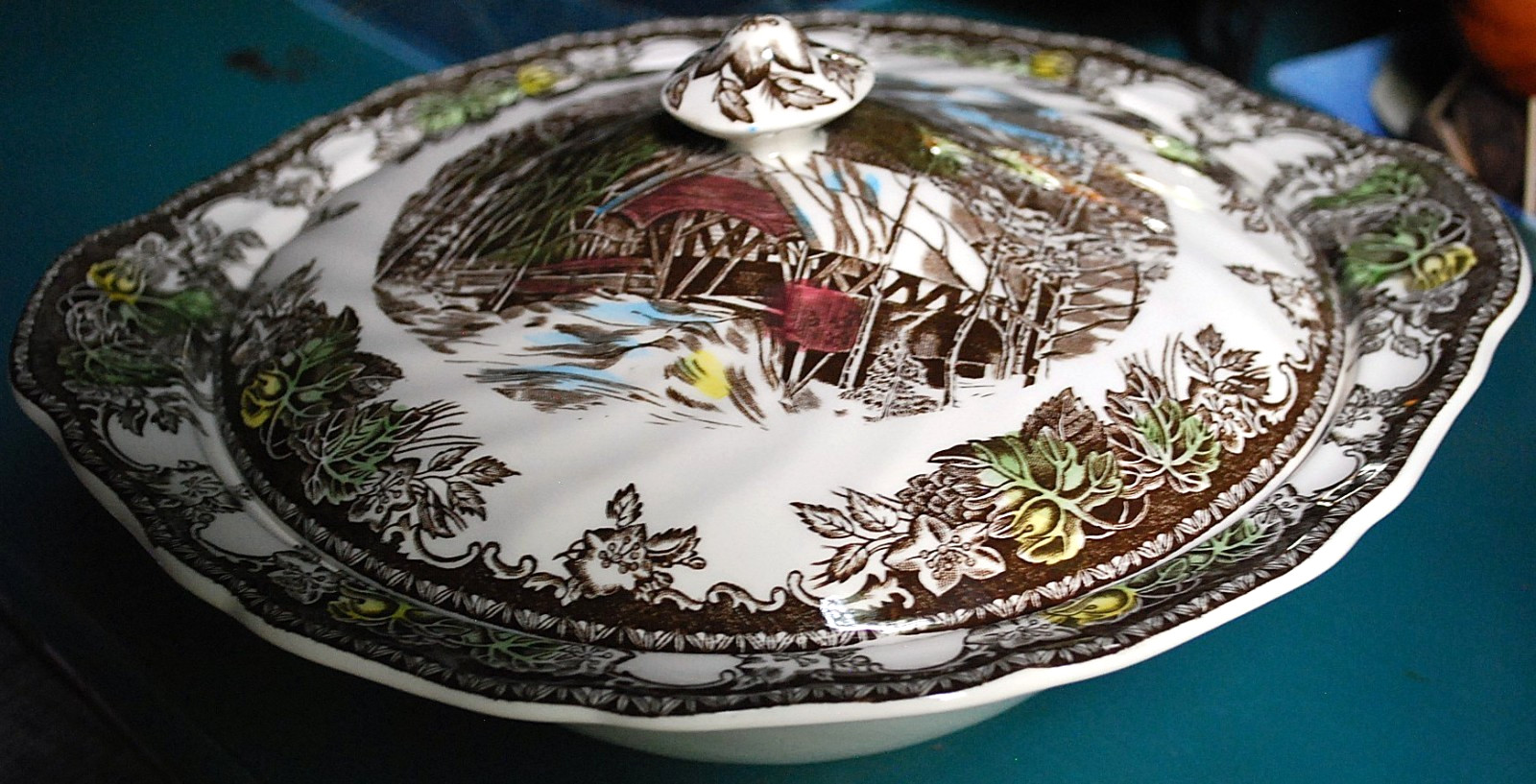 Vtg Johnson Bros COVERED BRIDGE FRIENDLY VILLAGE 10.25″ Covered Veg Dish ENGLAND