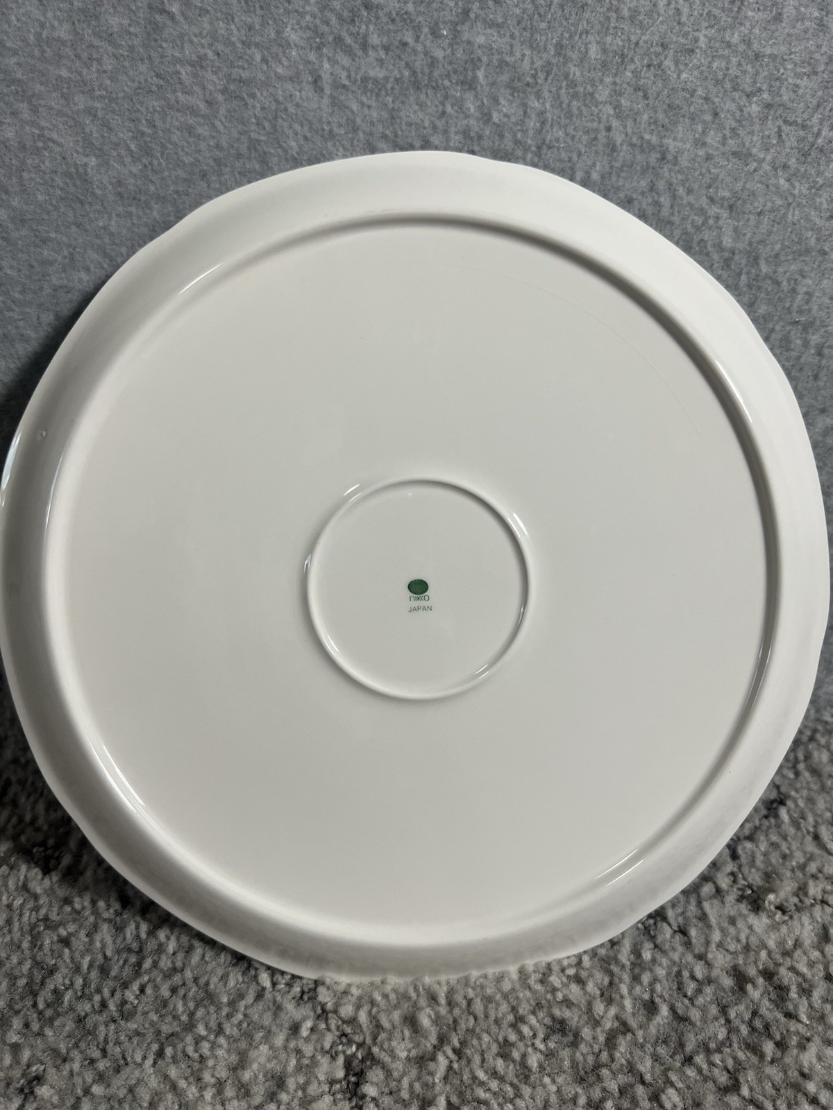 Vintage Nikko Round Serving Platter Happy Holidays Japan Victorian-Style Tree
