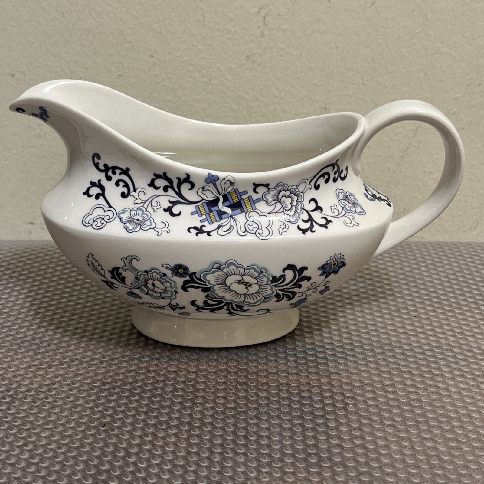 Royal Doulton NANKIN Gravy Boat & Underplate – TC 1091