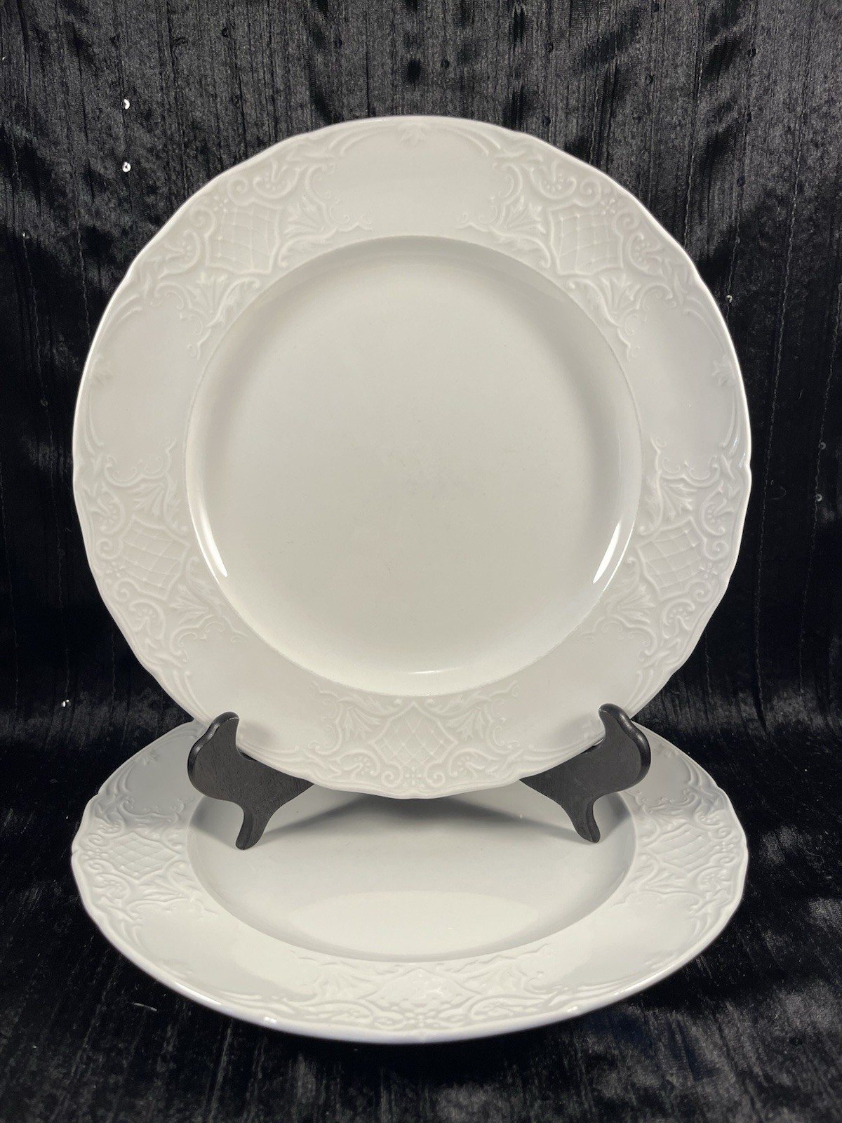 Johnson Brothers Richmond White Dinner Plates Set of 2 England 10-3/8”