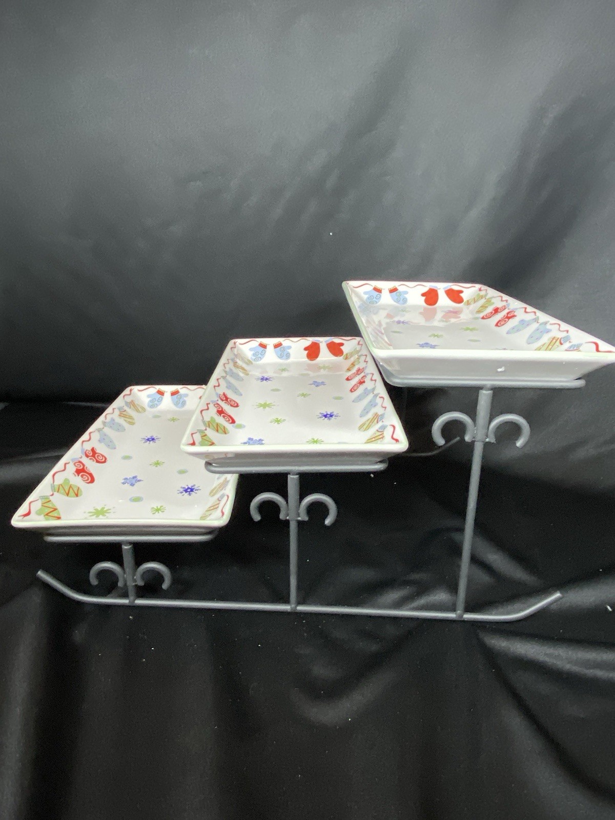 Pfaltzgraff Taffy Candy Christmas 3 Step Sleigh Buffet Server W/ Metal Stand