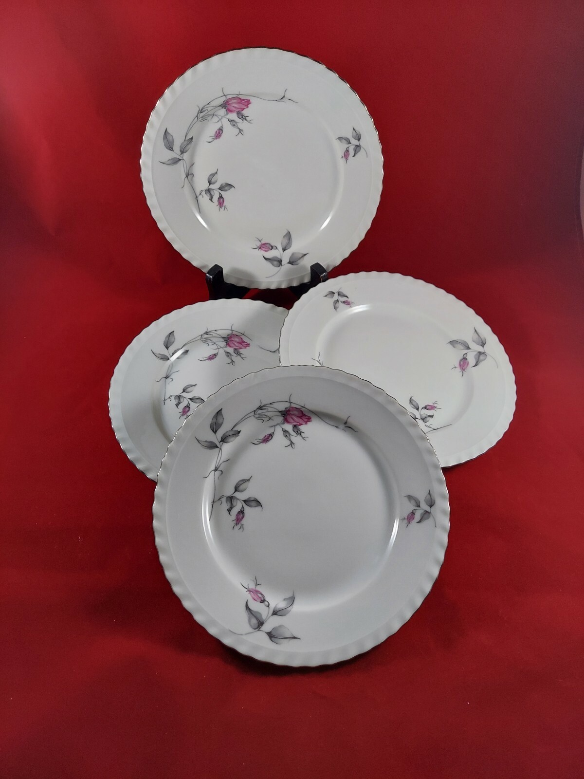 BOHEMIAN FINE CHINA “THERESA” CZECHOSLOVAKIA 4 SALAD PLATES 7 1/2″ DIAMETER.GOOD