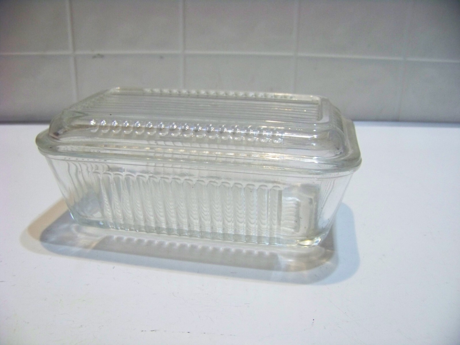 Clear Glass Ribbed Covered Refrigerator Dish Butter Kitchen Glassware